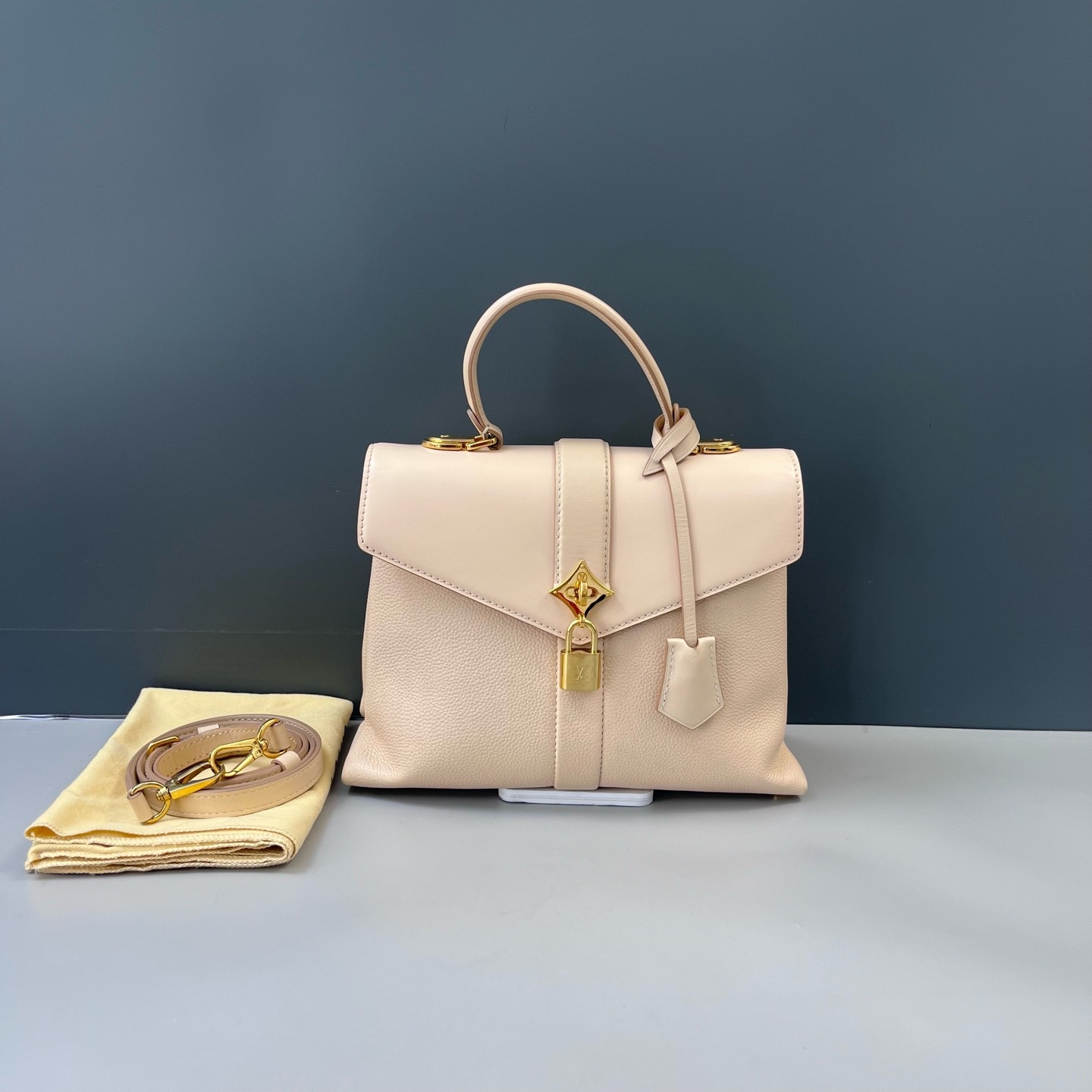 【預訂貨品】LV rose des vents奶白色斜孭袋