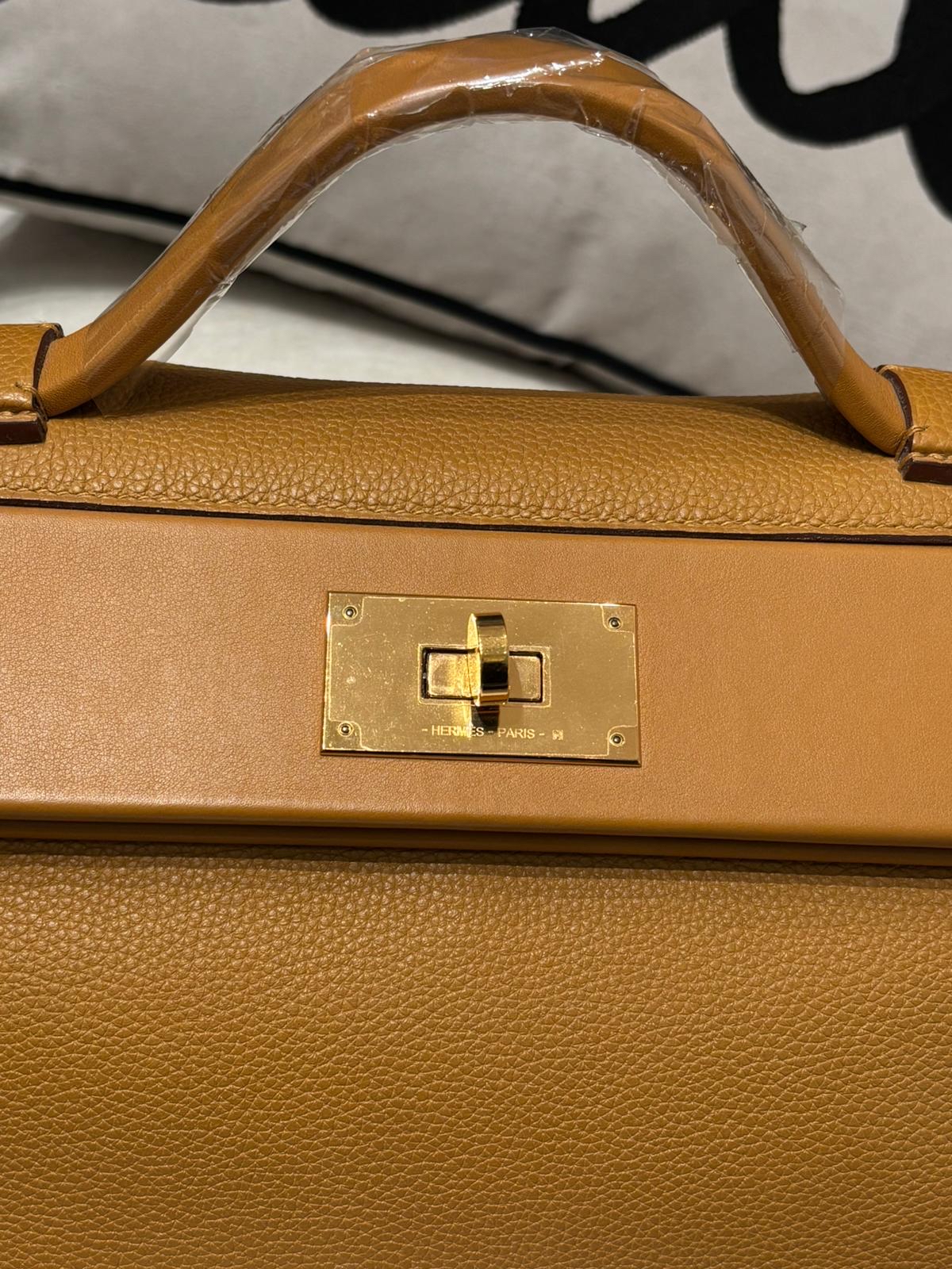Hermes 2424 29cm 芝麻色金扣,STAMP Z 100%Authentic,98%new ✅專門店收據✅dust bag✅rain coat✅box