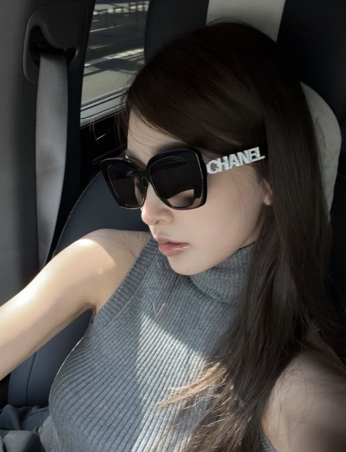 現貨✨🫶🏻熱賣款🪩Chanel 白色小閃石太陽眼鏡