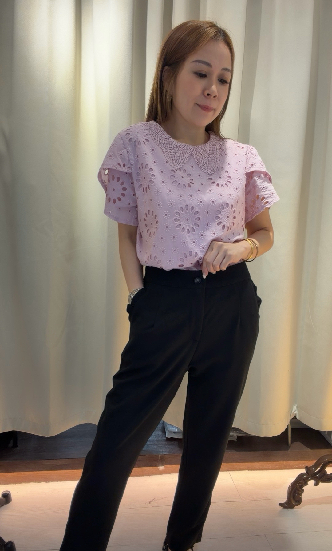 刺繡彼得潘領短袖上衣 - 淡紫粉