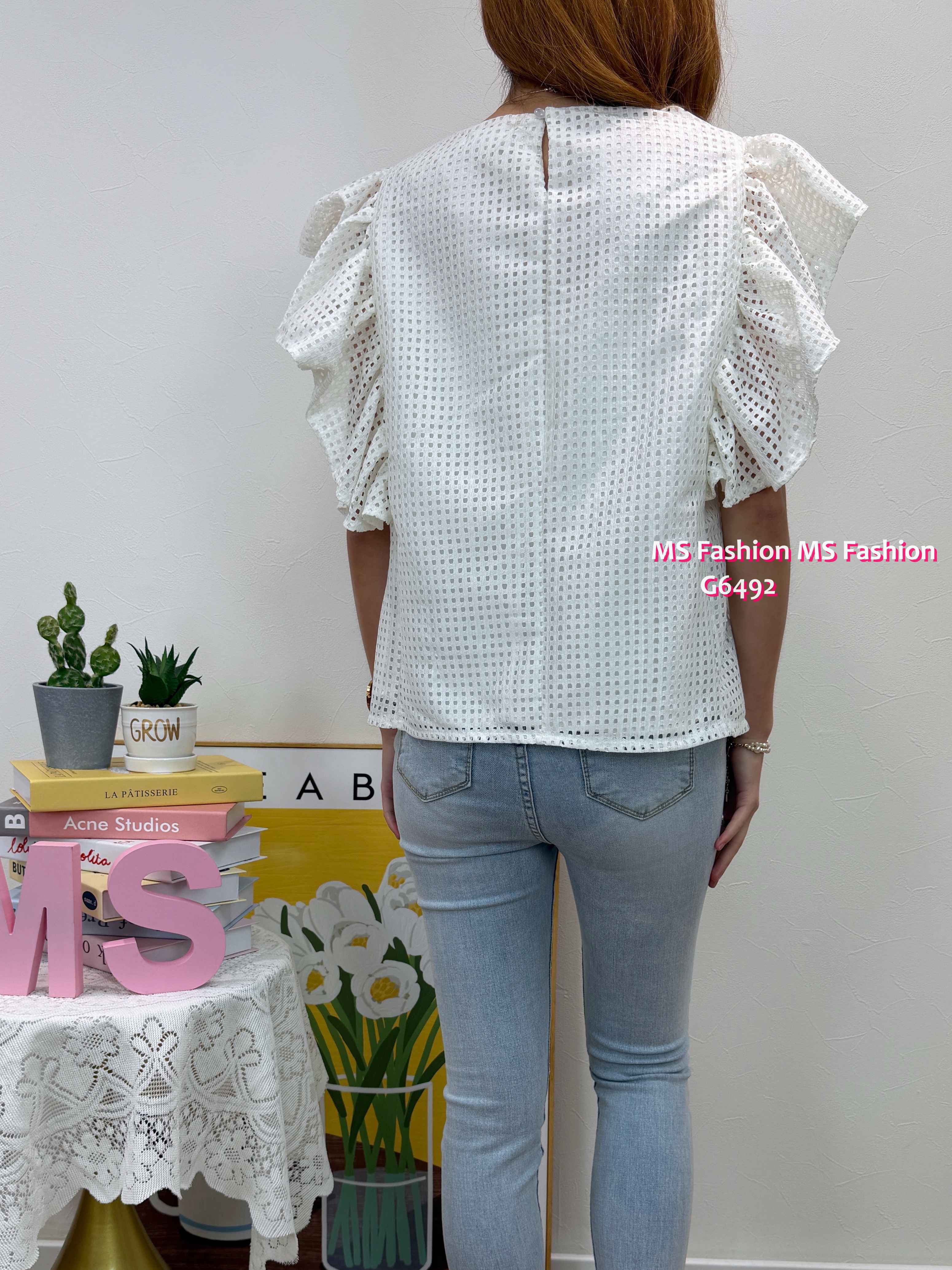 G6492 通花格仔ruffle袖top