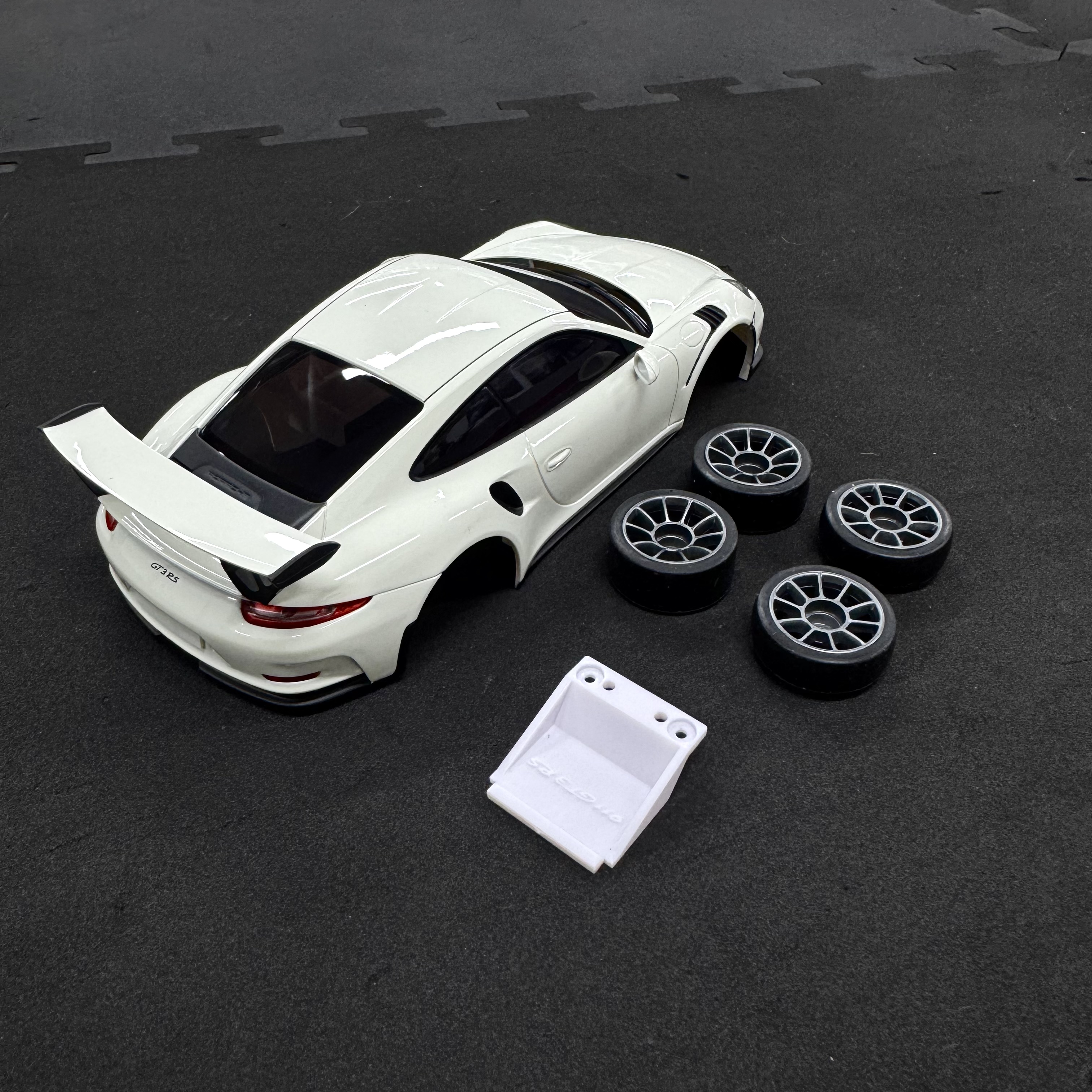 Porsche 911 GT3 RS White