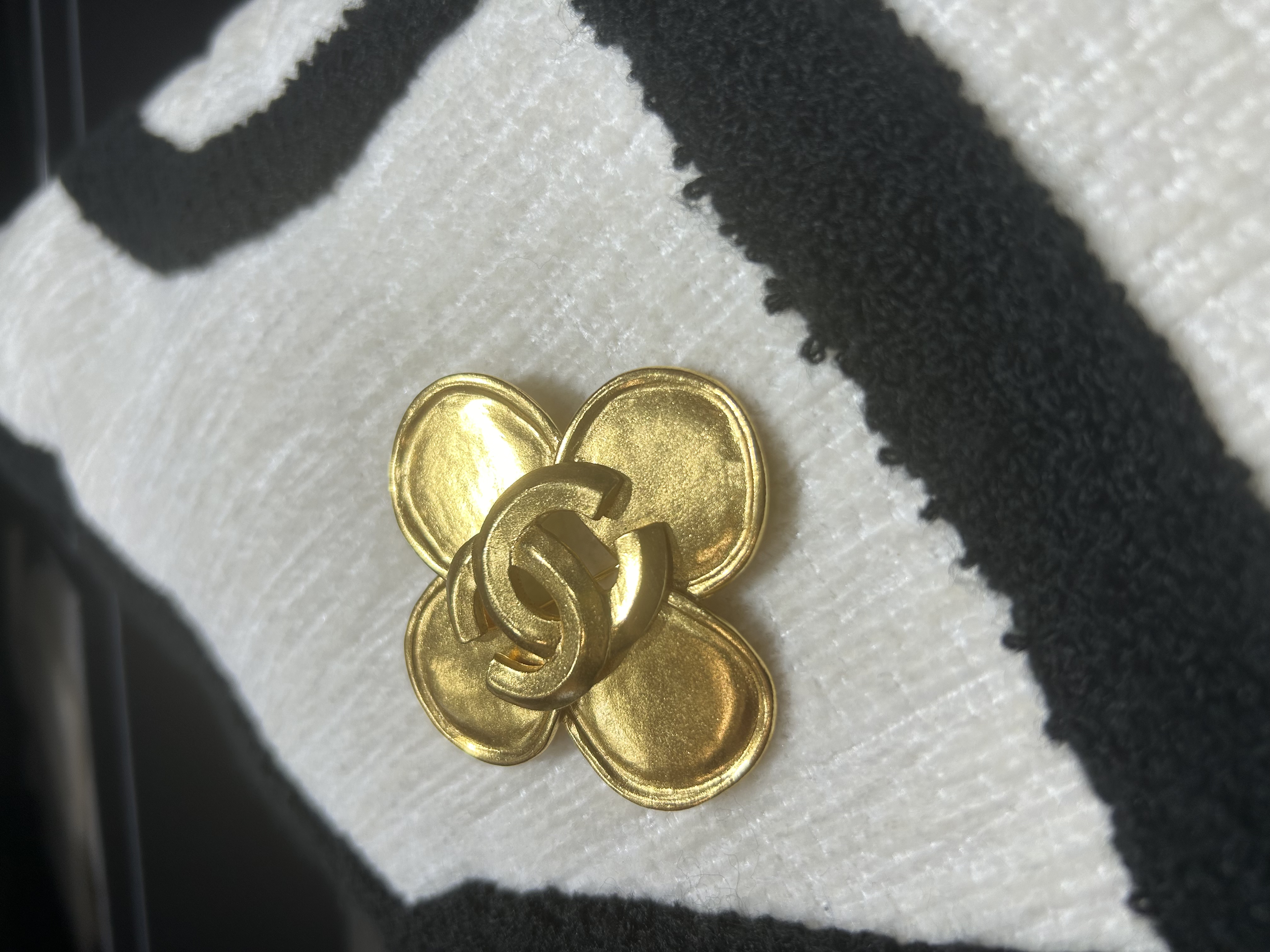 Chanel 四葉草胸針 Brooch 100%Authentic, 98%New
