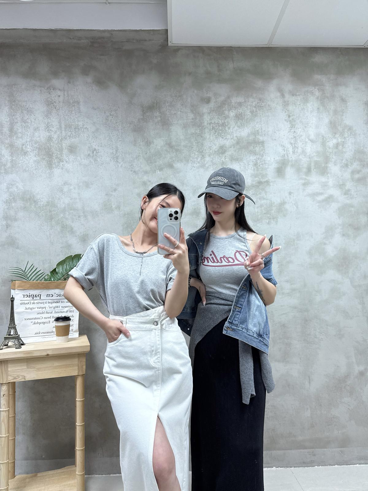 E12 入英文字背心