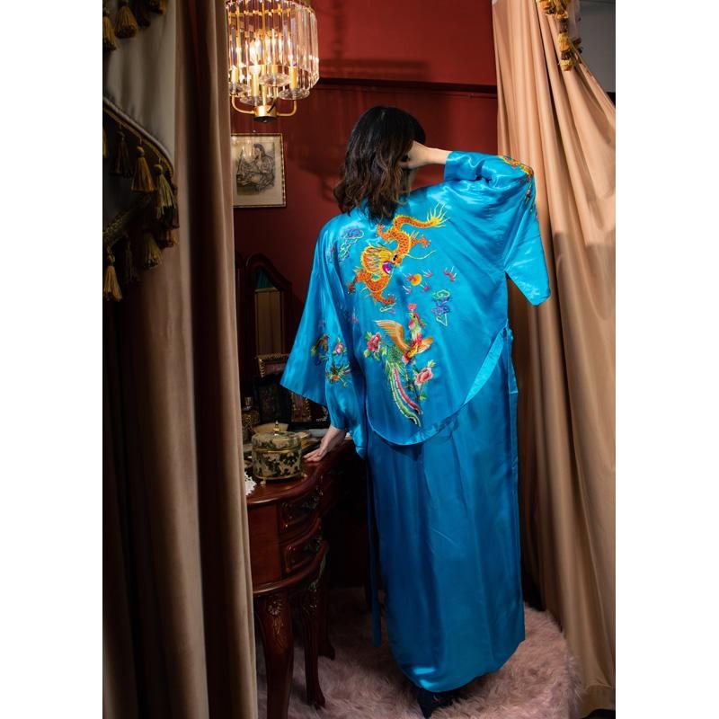 Vintage c.a. 1990s Made in China Hand-Embroidered Silk Bathrobe NEW OLD STOCK- Dragon/Sky Blue