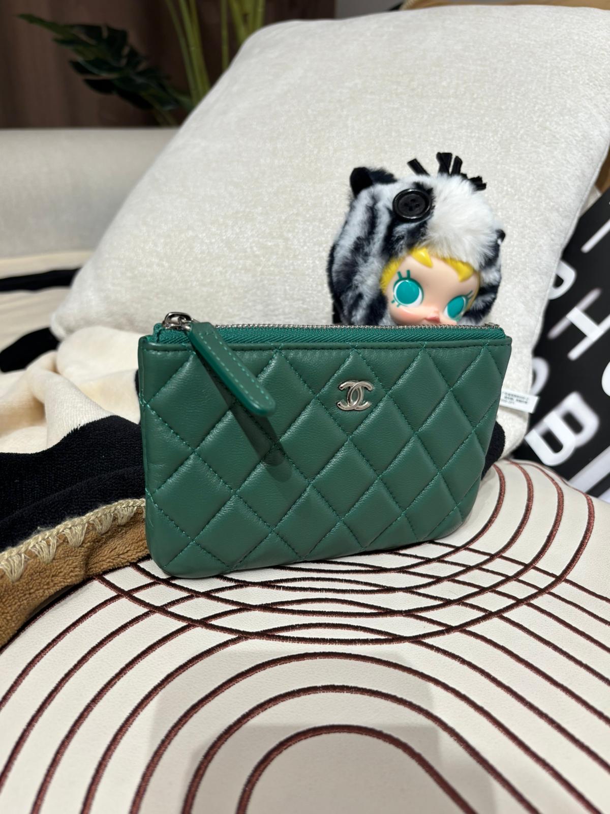 Chanel Mini O Case 100%Authentic,99%new 