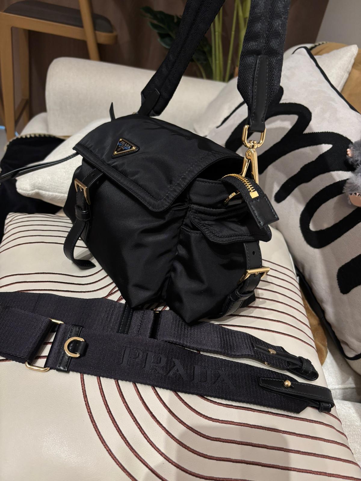 PRADA Re-Nylon Explore pm Shoulder Bag  100%Authentic, 98%new ✅dust bag 
