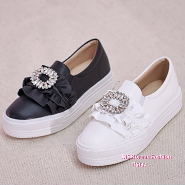 R5132 韓國🇰🇷閃石扣ruffle slipon