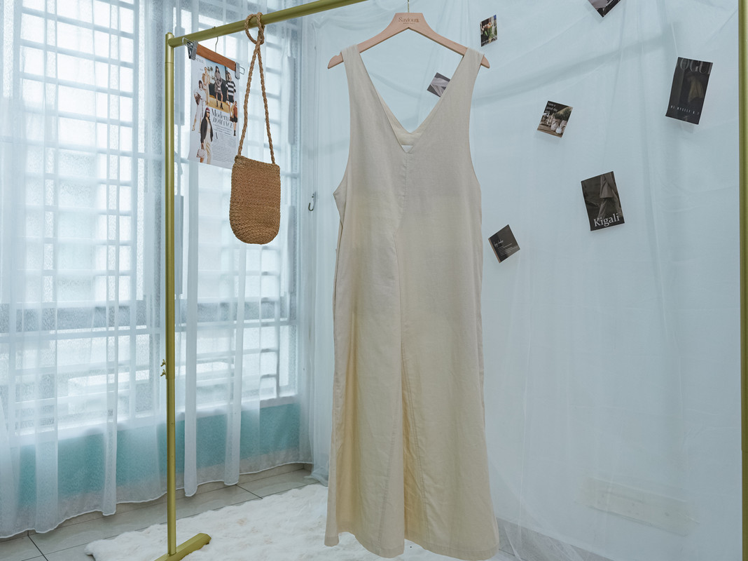 Linen-Cotton V-Neck Sleeveless Dress‖ 棉麻V领无袖连身裙 KR02904211