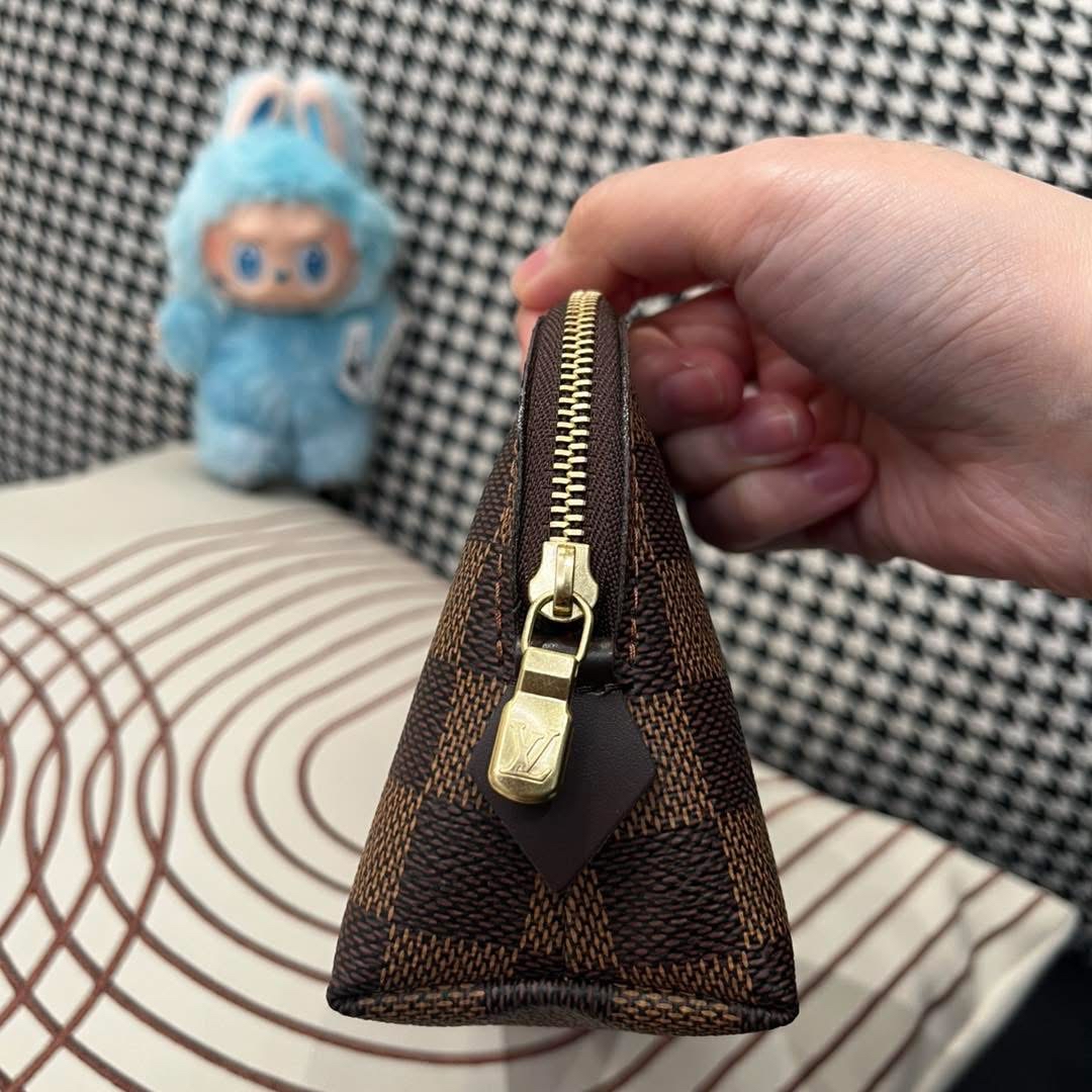 全新 Lv 化妝袋PM  100%Authentic, 全新未使用✅塵袋