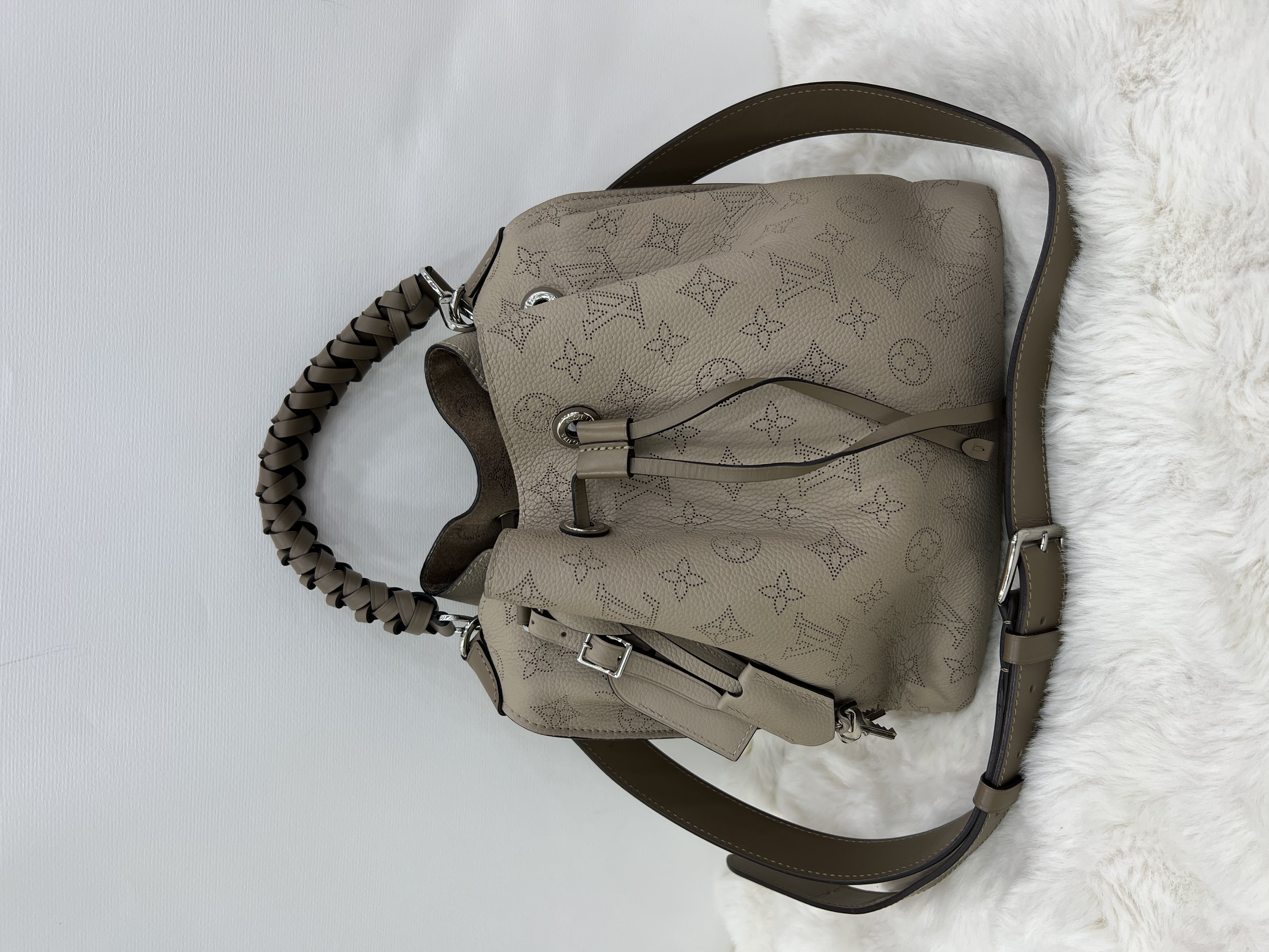 直播貨品 |  [1個-$100 2個-$300］R18