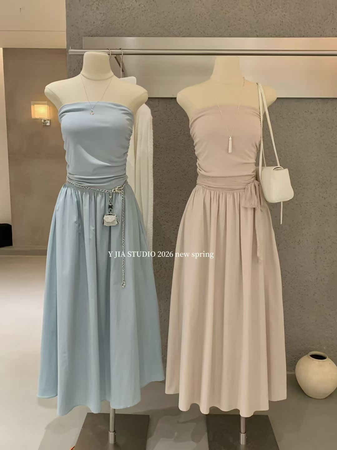 4561 Lace-Up Backless Dress"法式浪漫蕾丝抹胸长裙"