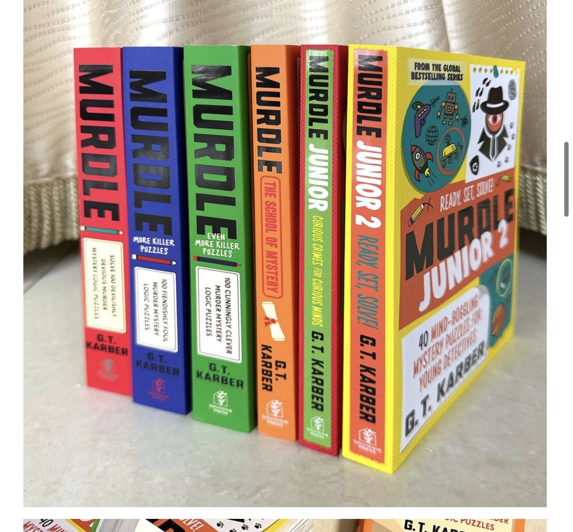 📕Murdle 📕More Killer Puzzles Murdle 📕Even More Killer Puzzles Murdle 📕The school of mystery Murdle 📕Curious Crimes for Curious Minds Murdle Junior 📕Ready,Set,Solve! Murdle Junior 2  尺寸：135X210MM （方便攜帶，利用碎片時間閱讀遊戲）