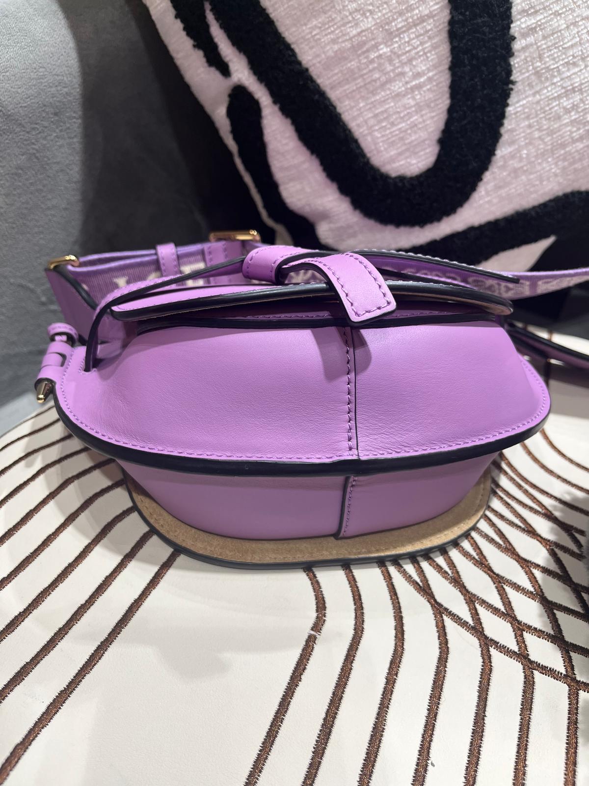 Loewe gate mini calfskin, 100%Authentic ,99%new ✅Dust bag