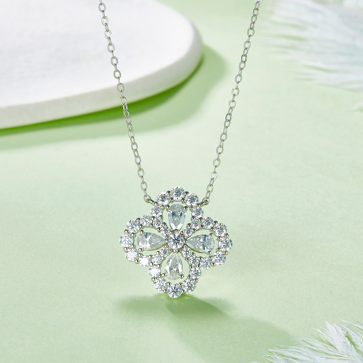 S925銀鍍18K白金幸運四葉草莫桑鑽D級項鏈