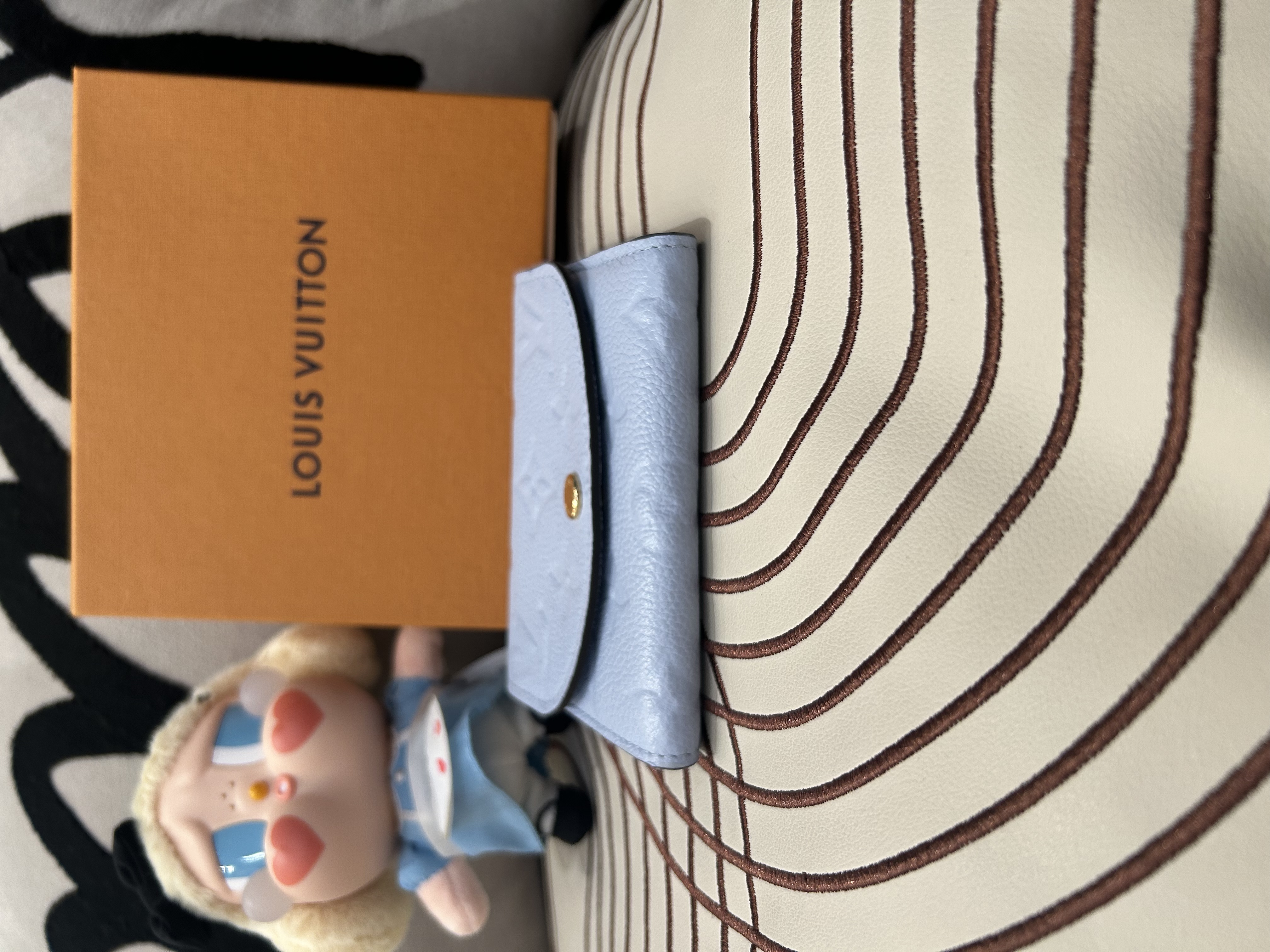 未使用品 Lv Rosalie Coin Purse M81923  Monogram Empreinte 壓紋皮革錢包Blue Nuage 100%Authentic, Unused ✅Dust bag✅Box