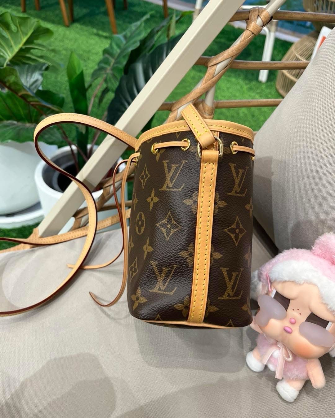 Lv nano Noe bucket bag monogram 