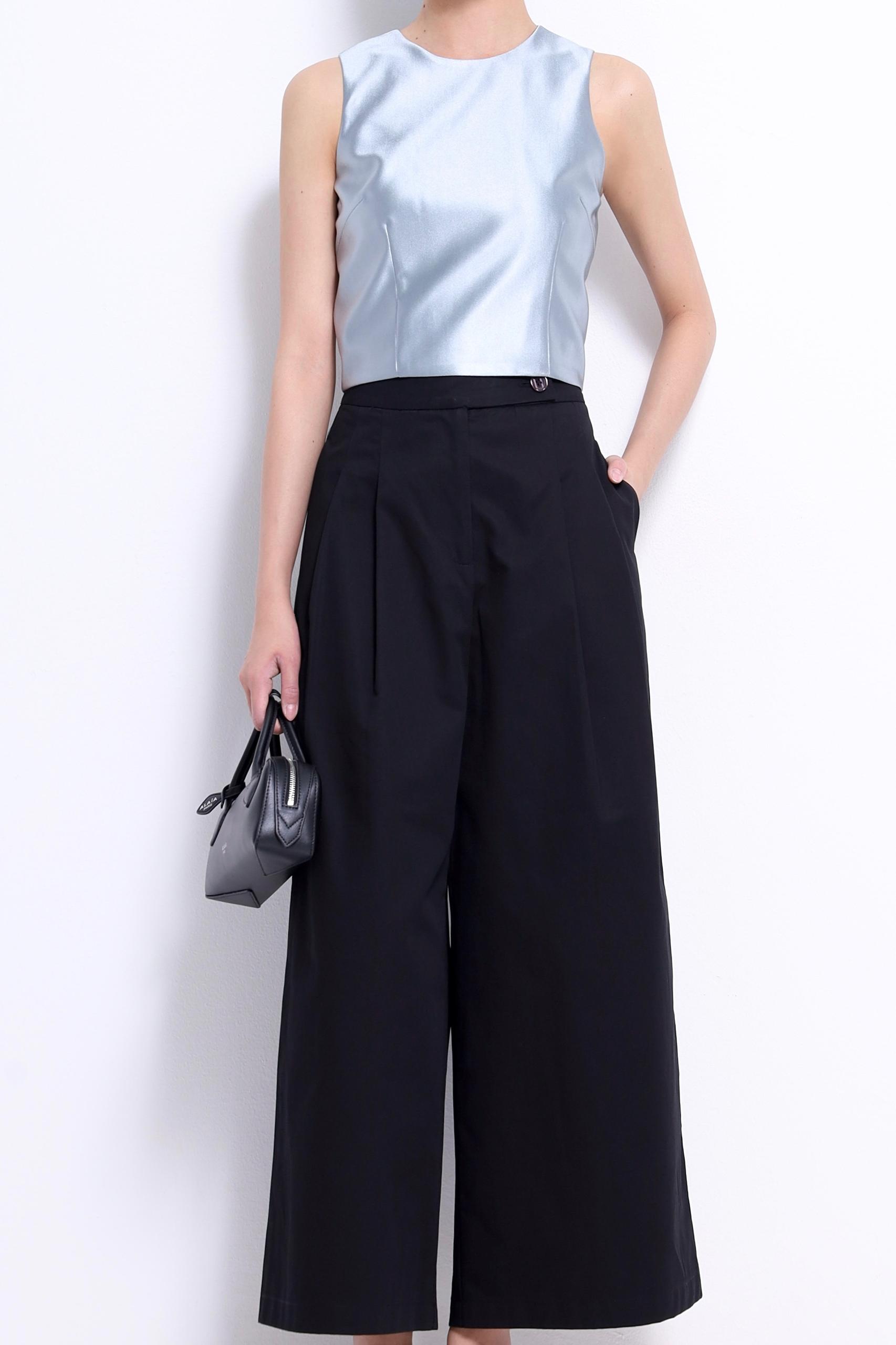 CB2730 ROUND NECK SLLVLESS CROP BLOUSE