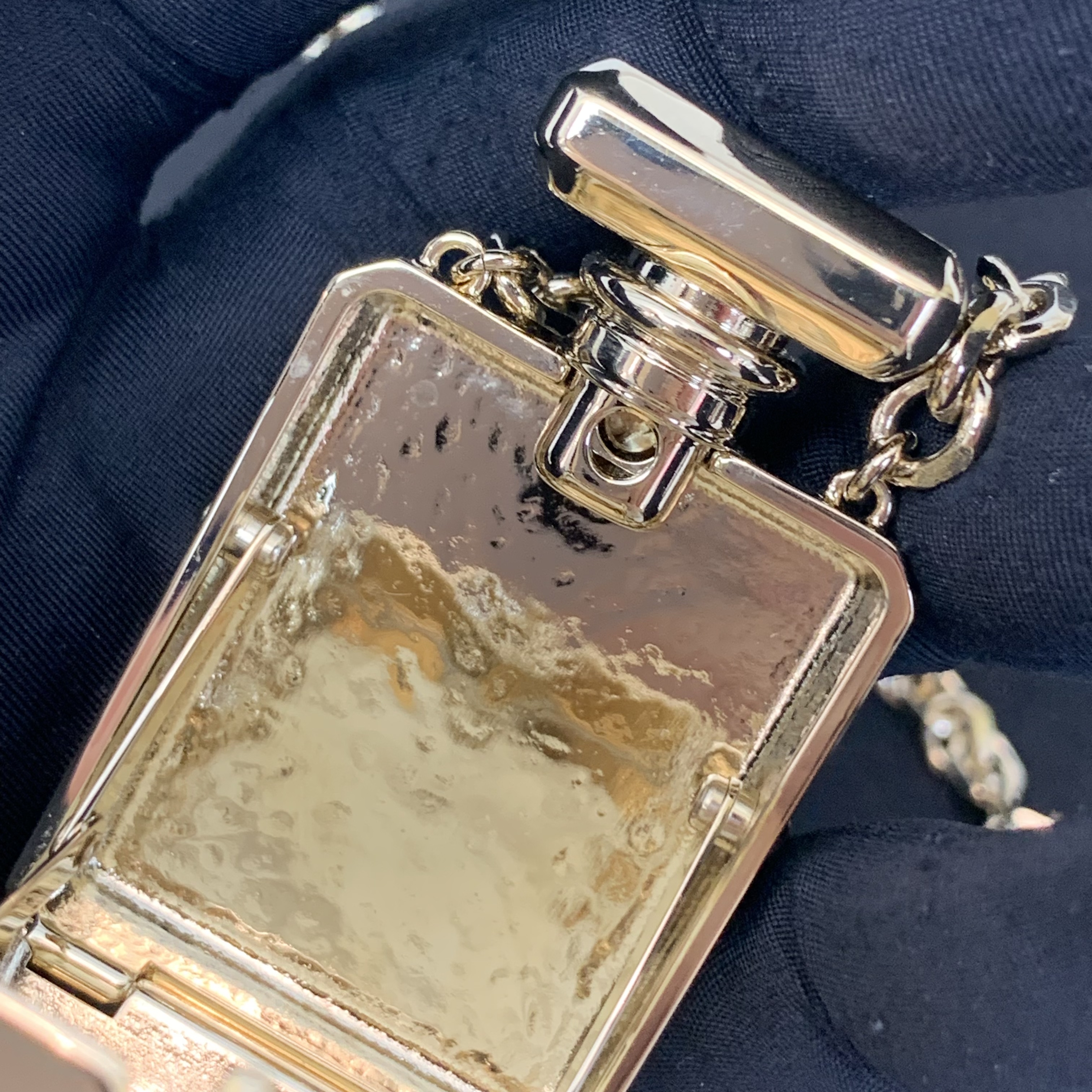 Chanel 金色香水頸鏈