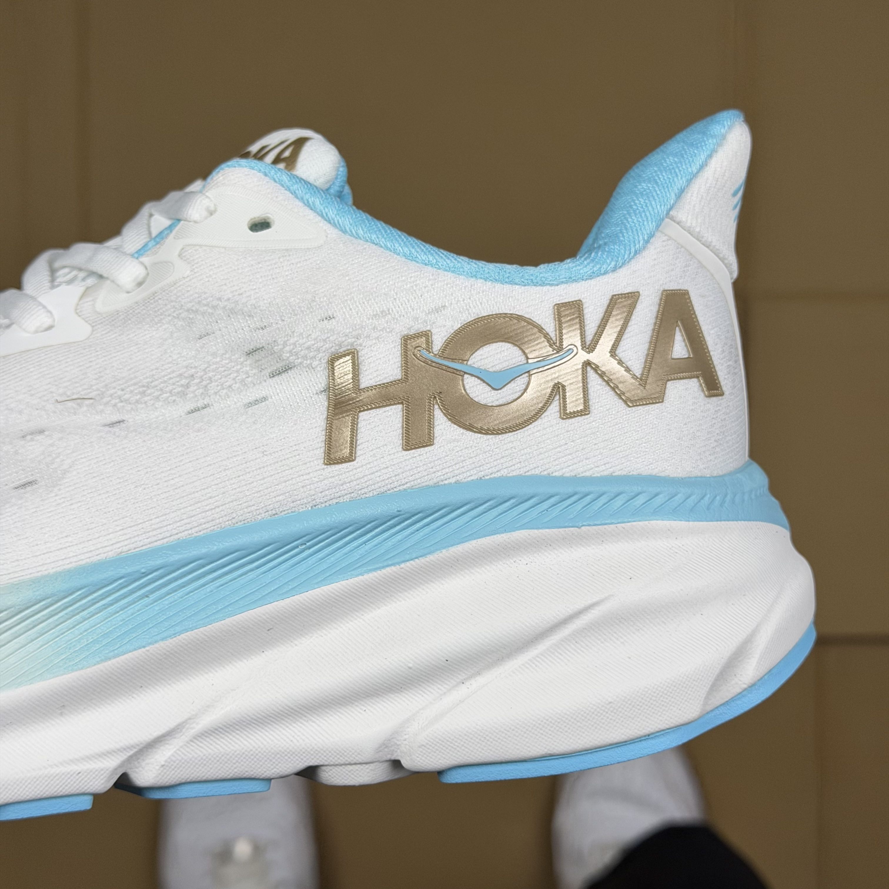 Hoka Clifton 9