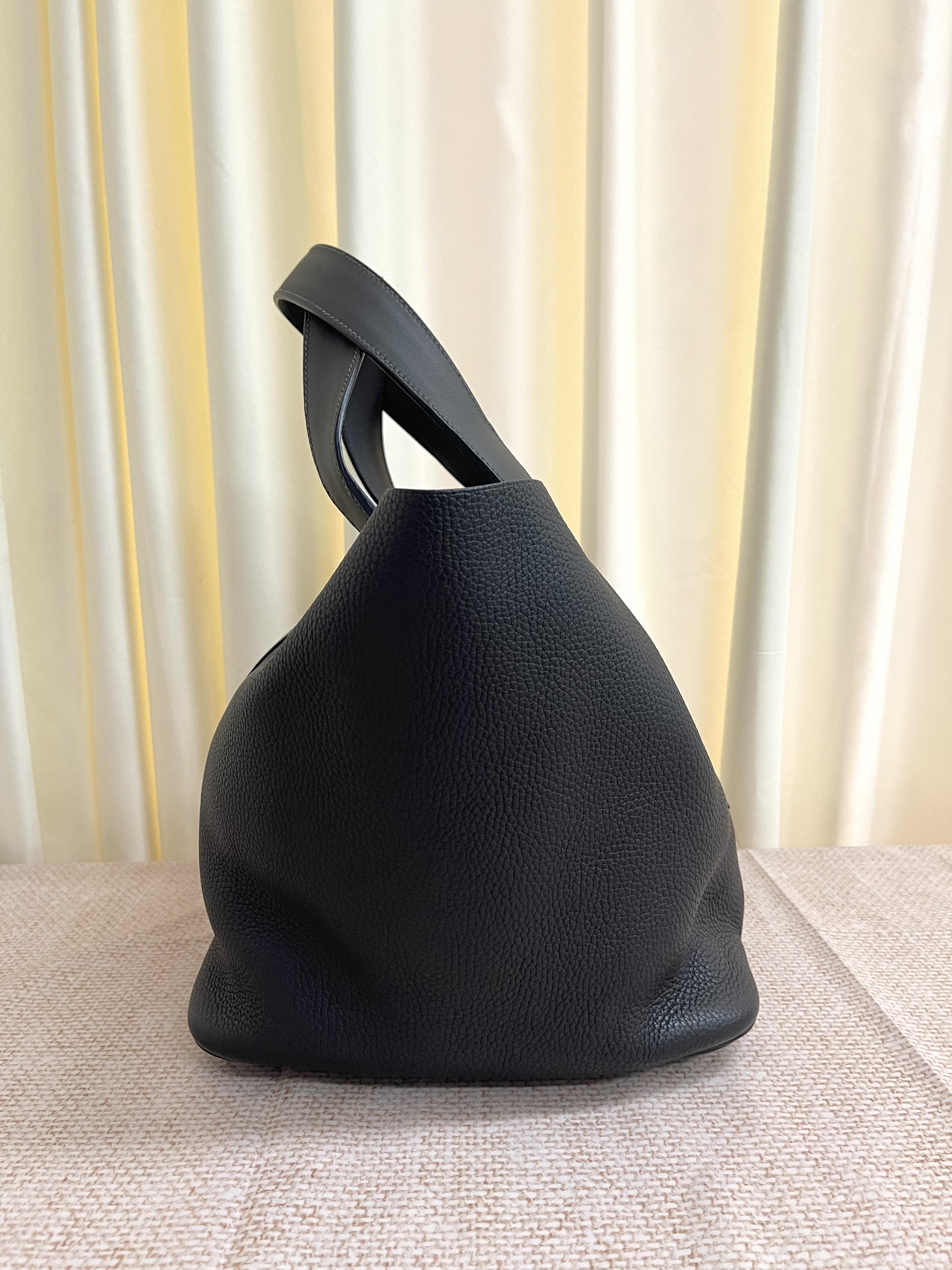 Pre-owned Hermes P26 / Stamp square R/ Product Code: 26020401