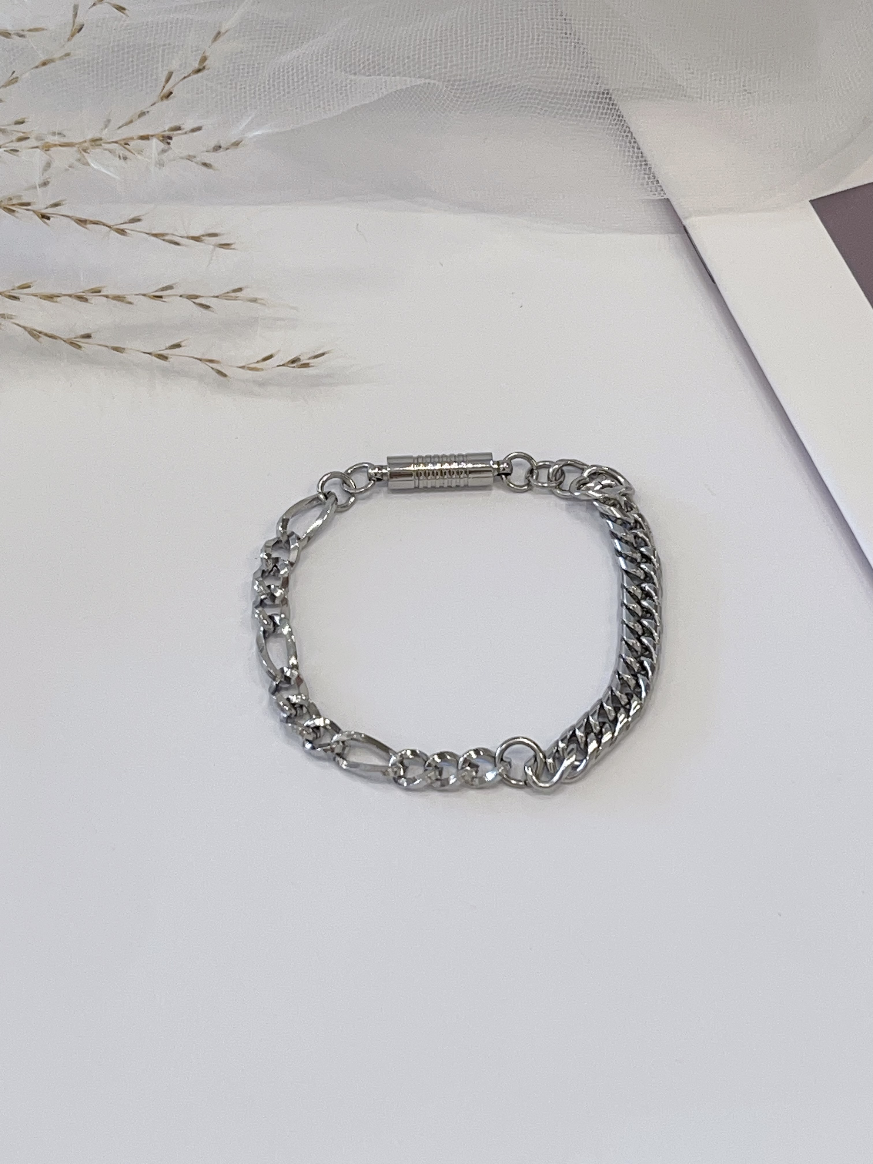 不同设计纯链吸铁手链