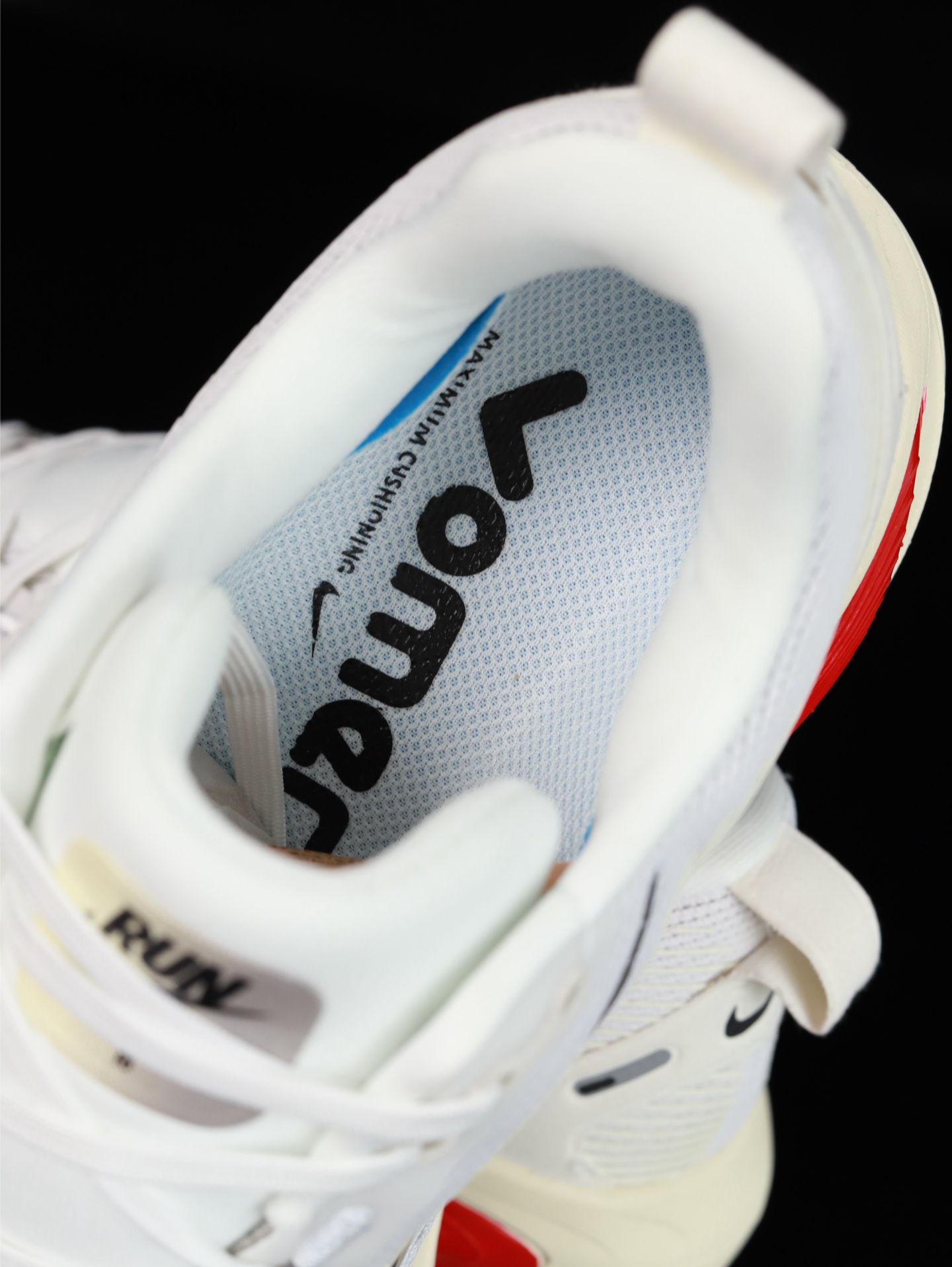 Nike Vomero 18 HM6803-001