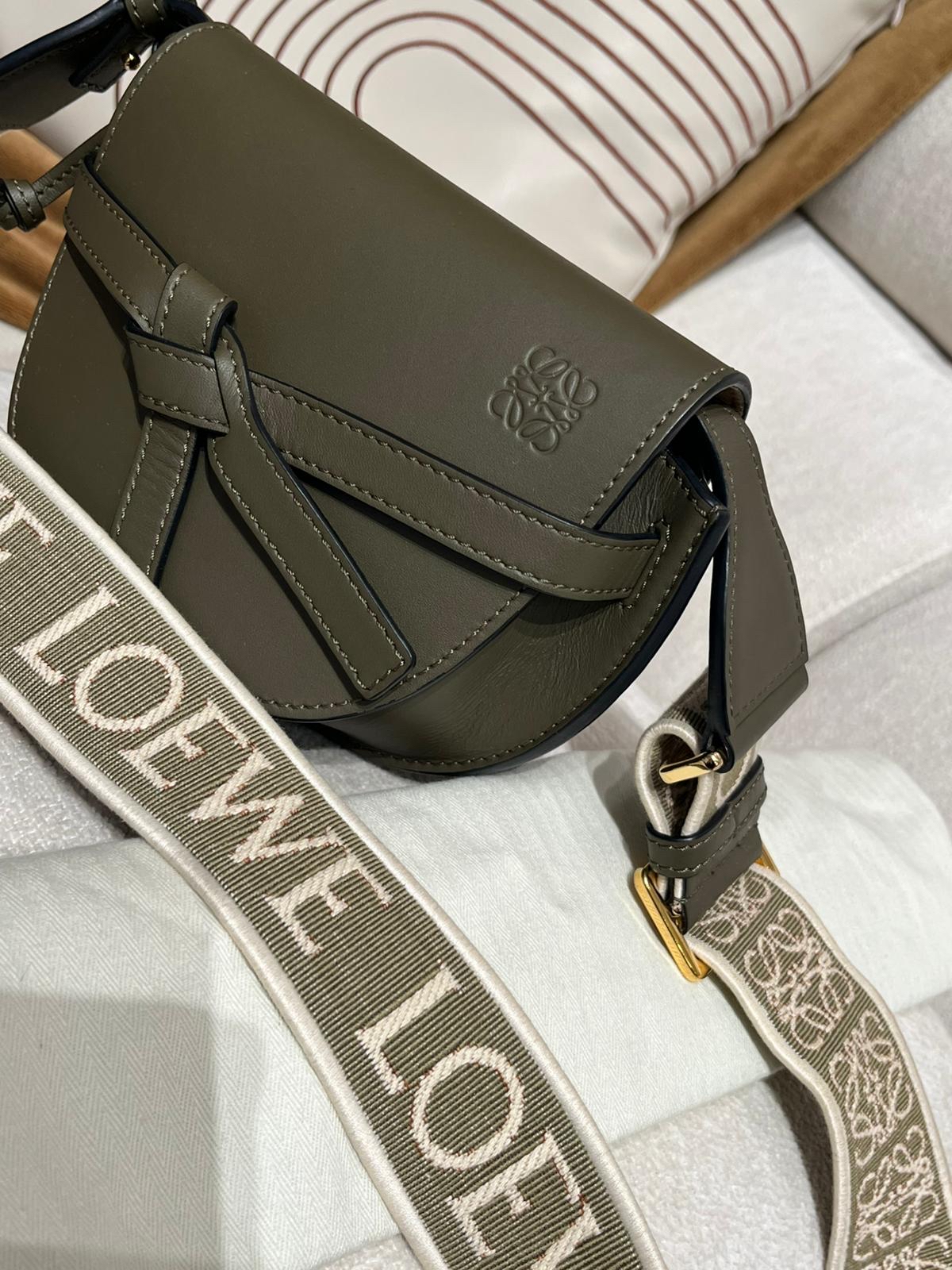 Loewe Mini Gate Calfskin Crossbody Bag 100%Authentic, 95%New ✅Booklet✅Dust bag