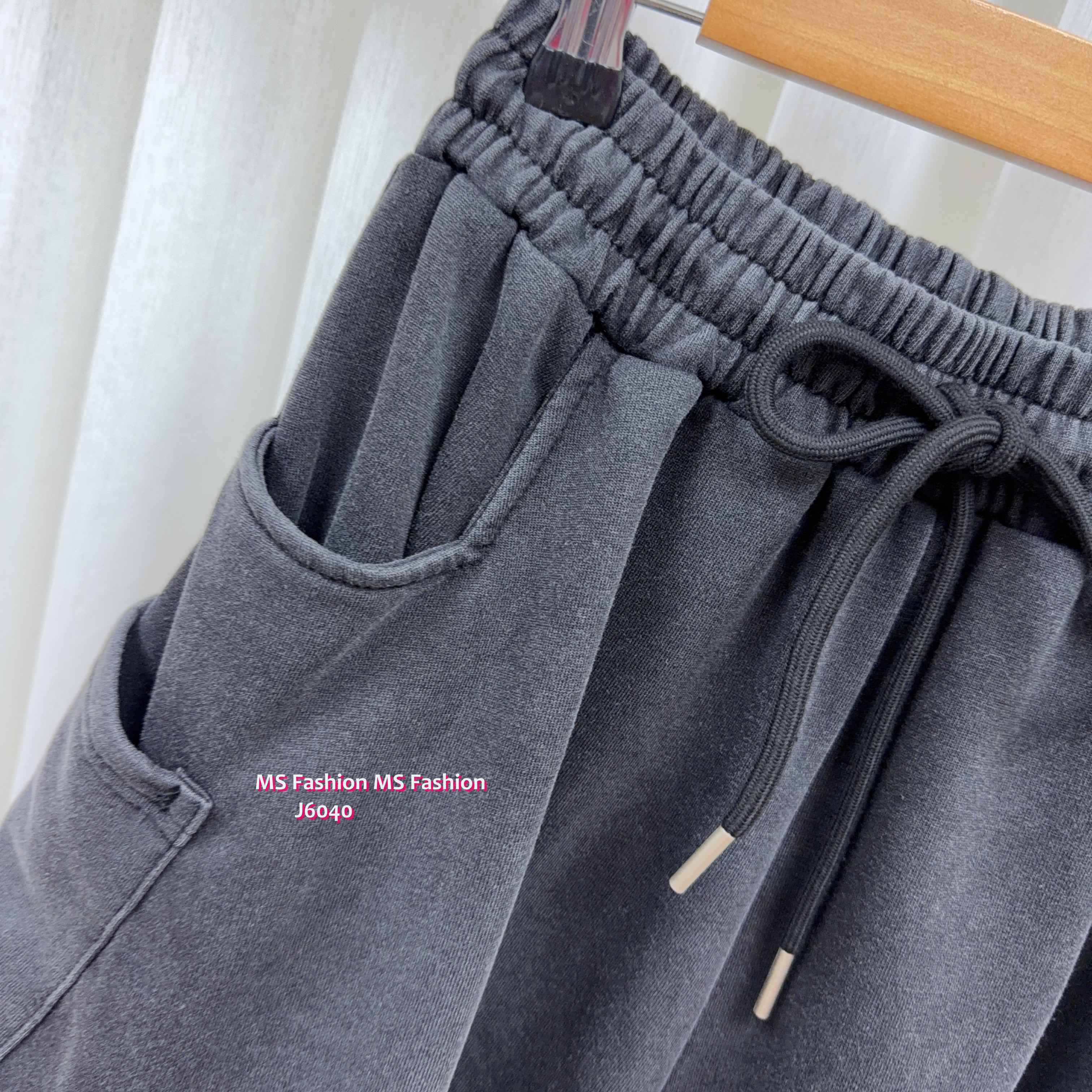 J6040 韓國🇰🇷百搭易襯裙褲仔