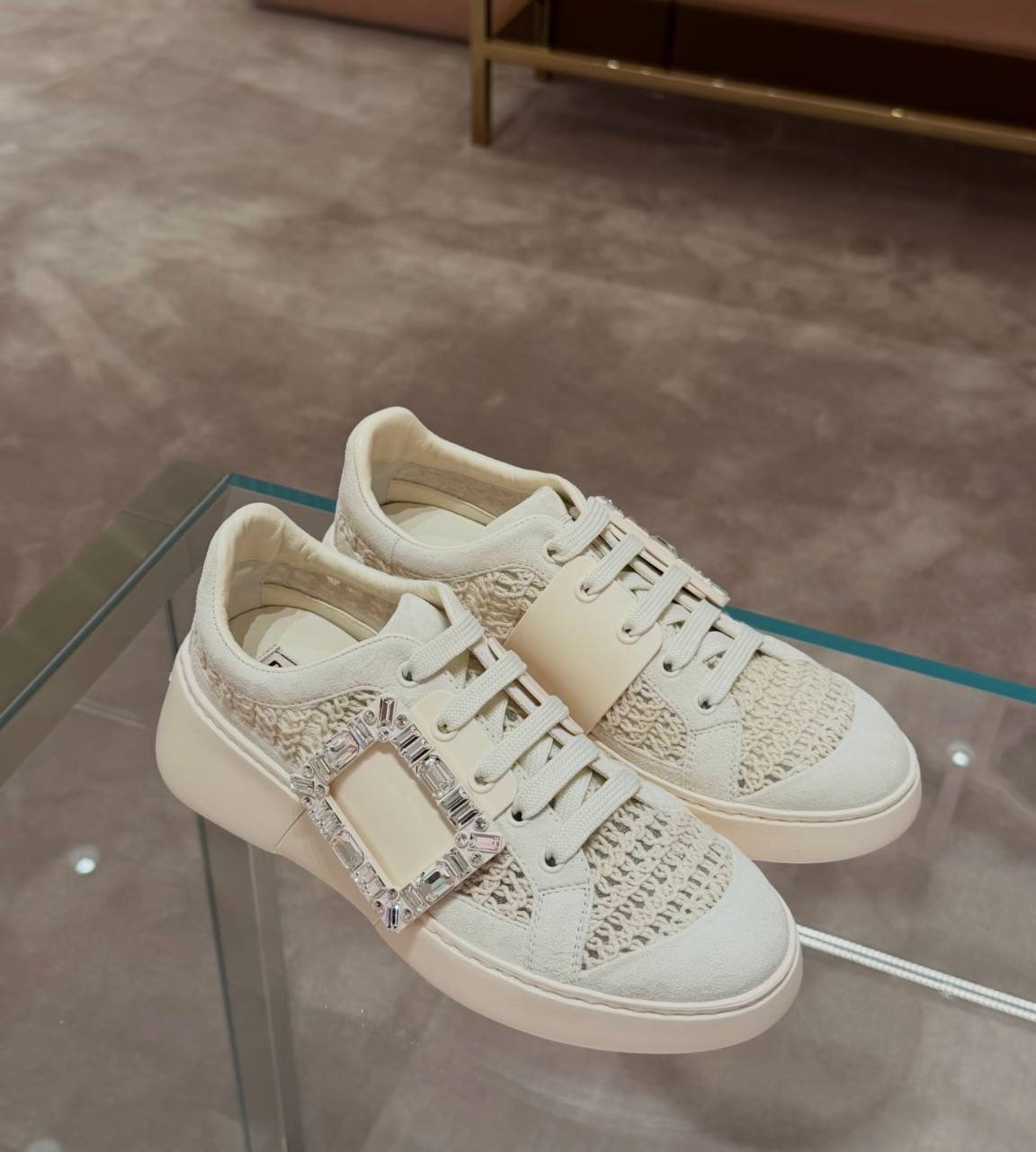 限時優惠✨新款🆕訂貨📮RV Viv’ skate 奶油白鑽扣Sneaker  Size 36/38/38.5/39/40