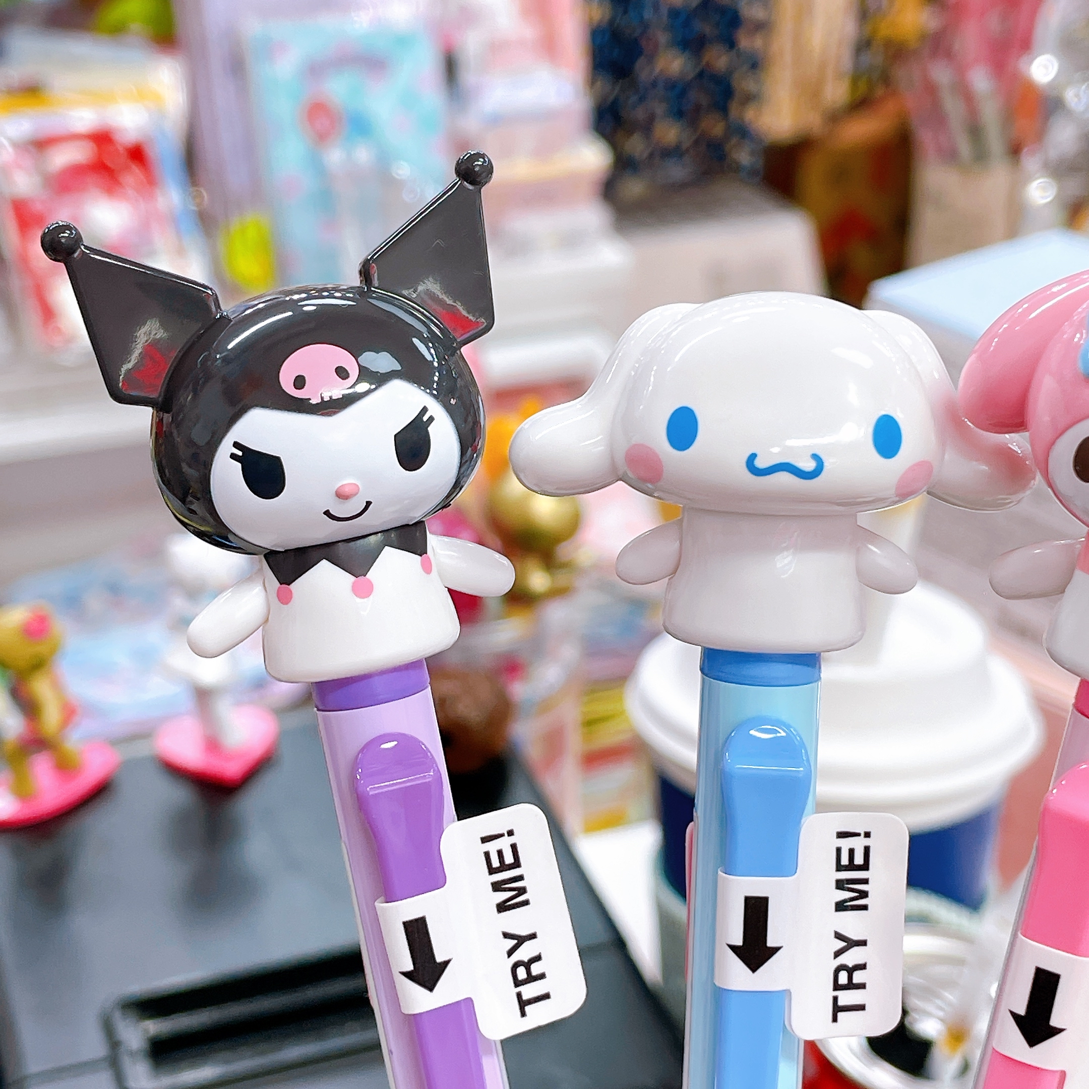日本直送sanrio 可活動黑色原子筆