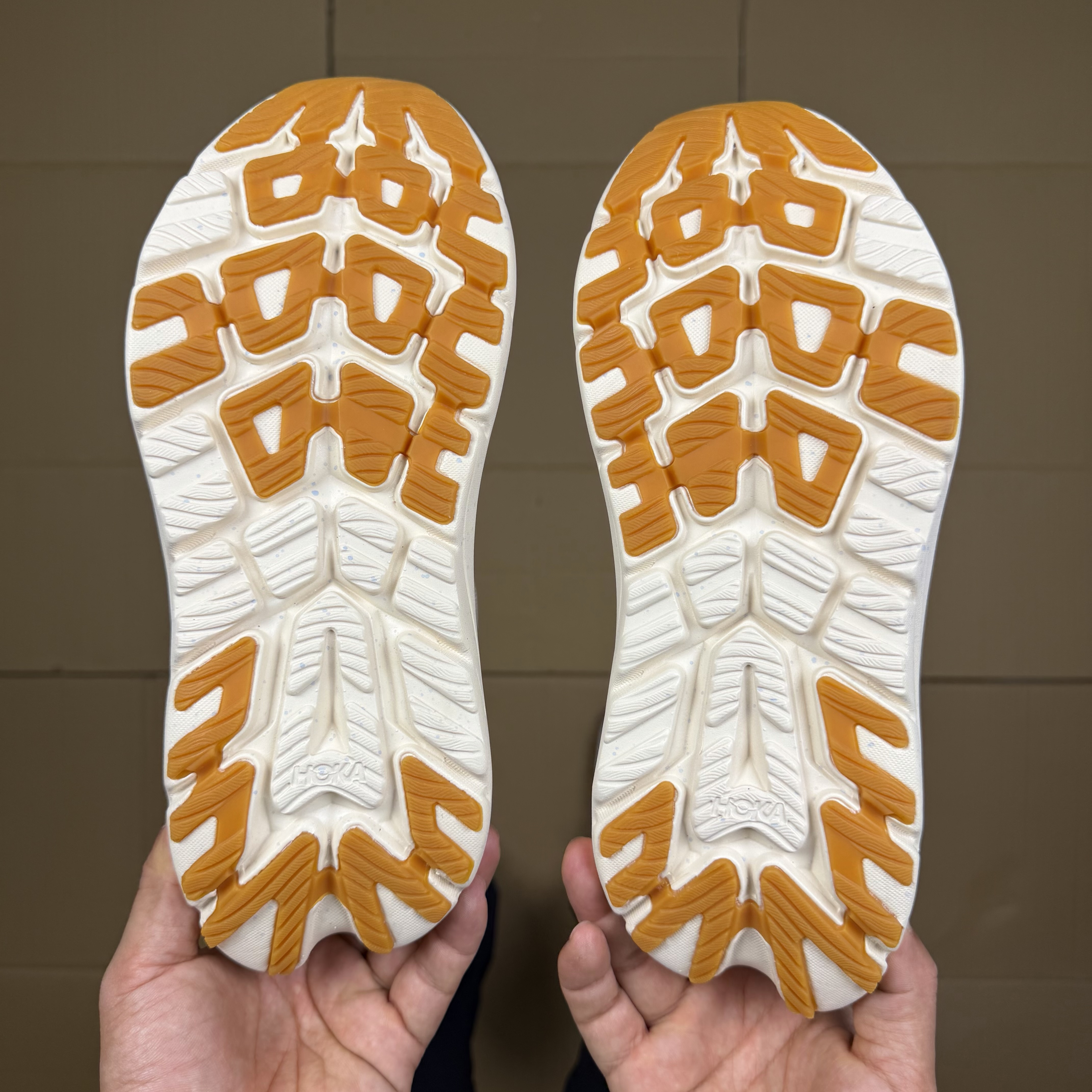 Hoka One One Kawaha 2