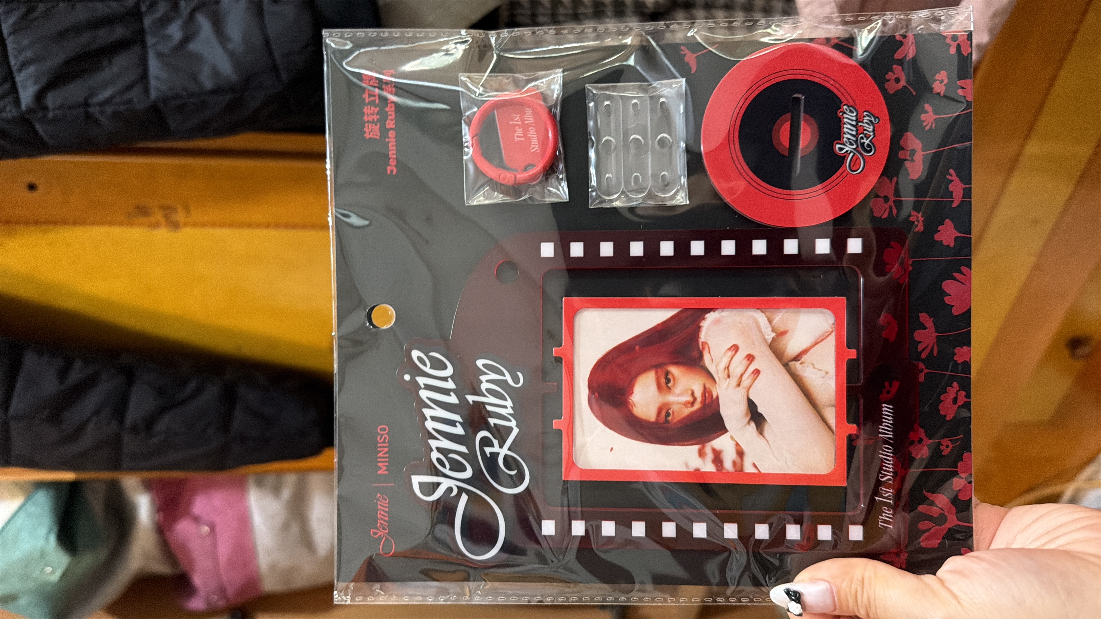 現貨 JENNIE RUBY X MINISO 旋轉立牌