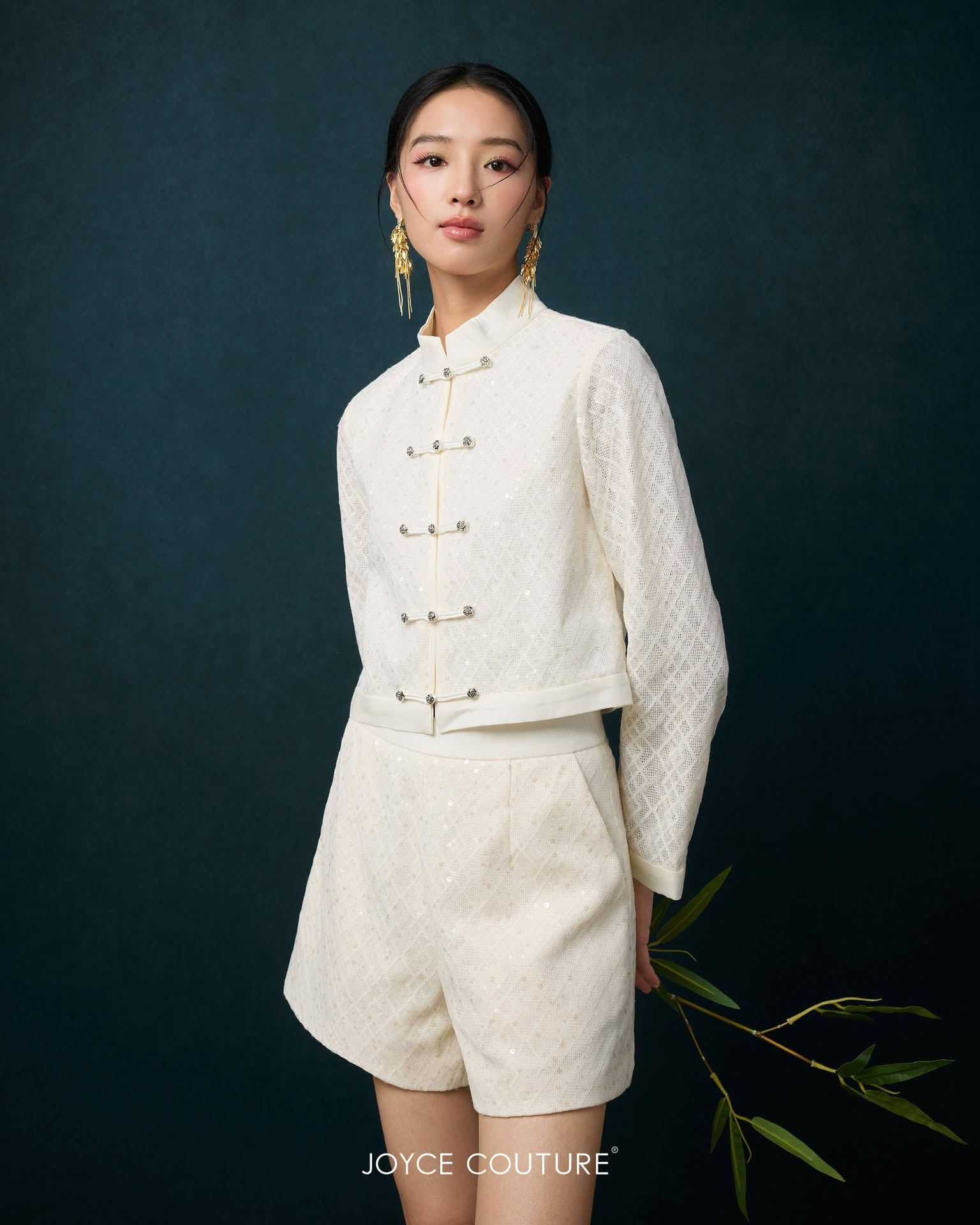 闪闪亮片米色外套 T0186