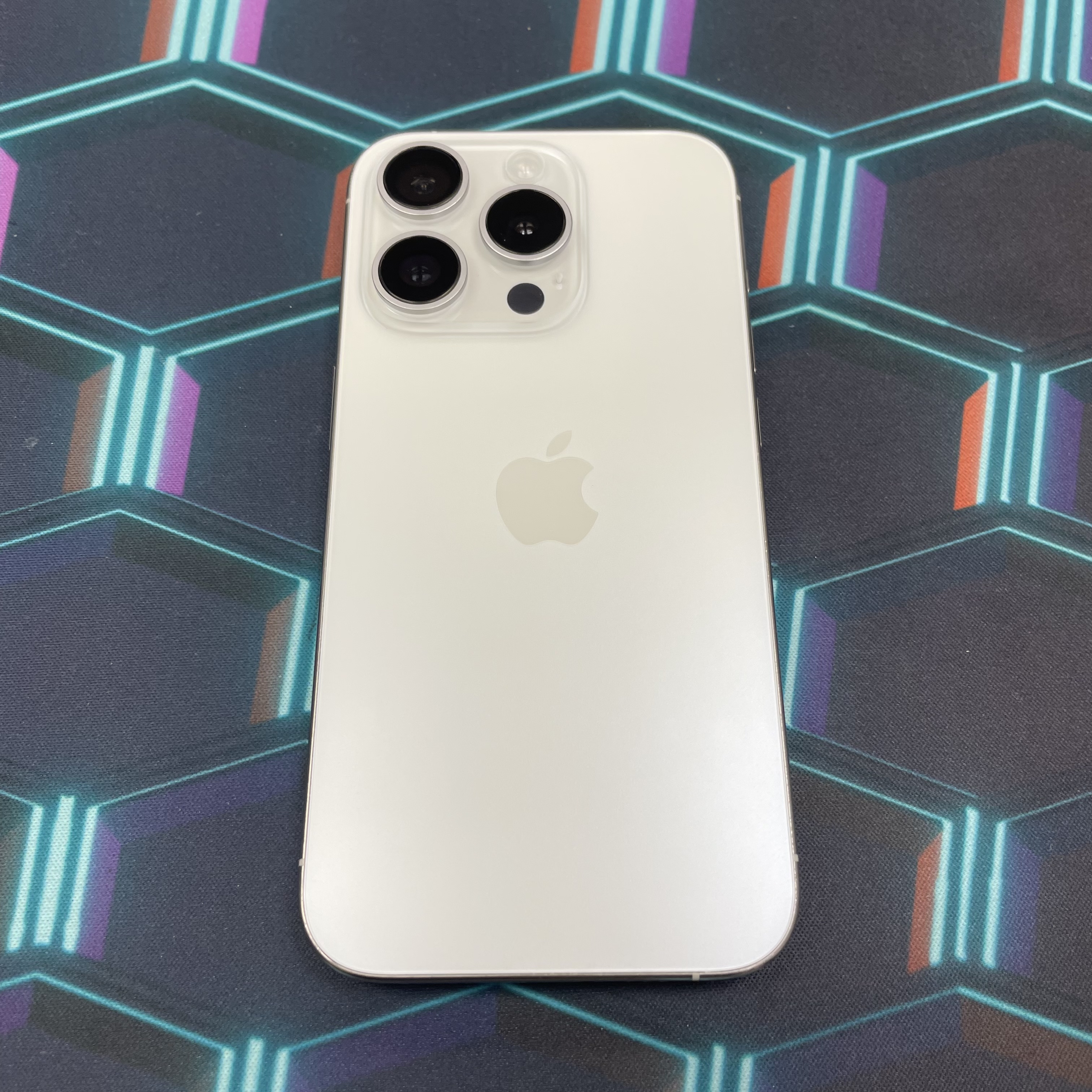 *6070 15 pro 勁靚機 256GB 電90 白色 white