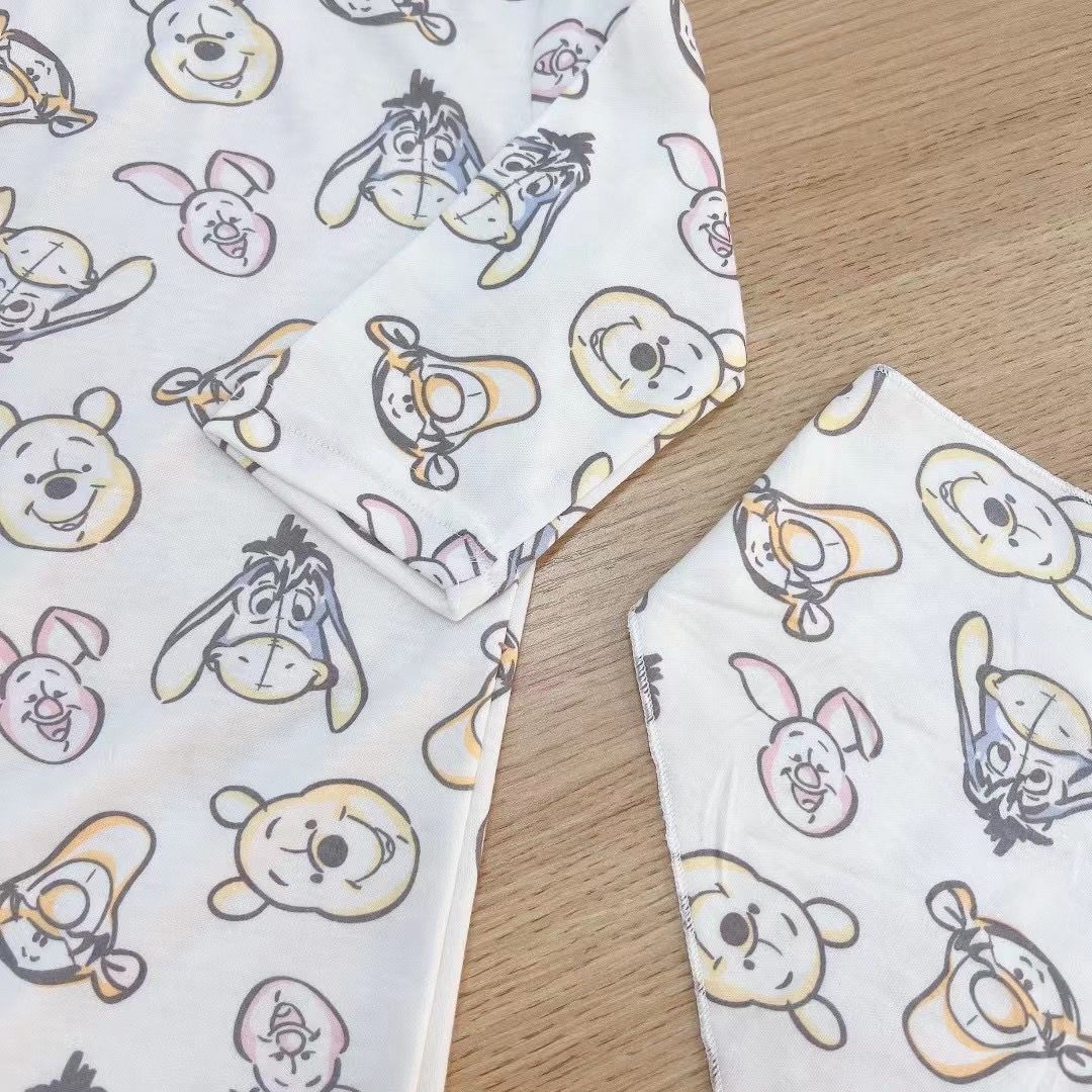 小熊維尼圖案嬰幼兒連身衣及口水巾套裝