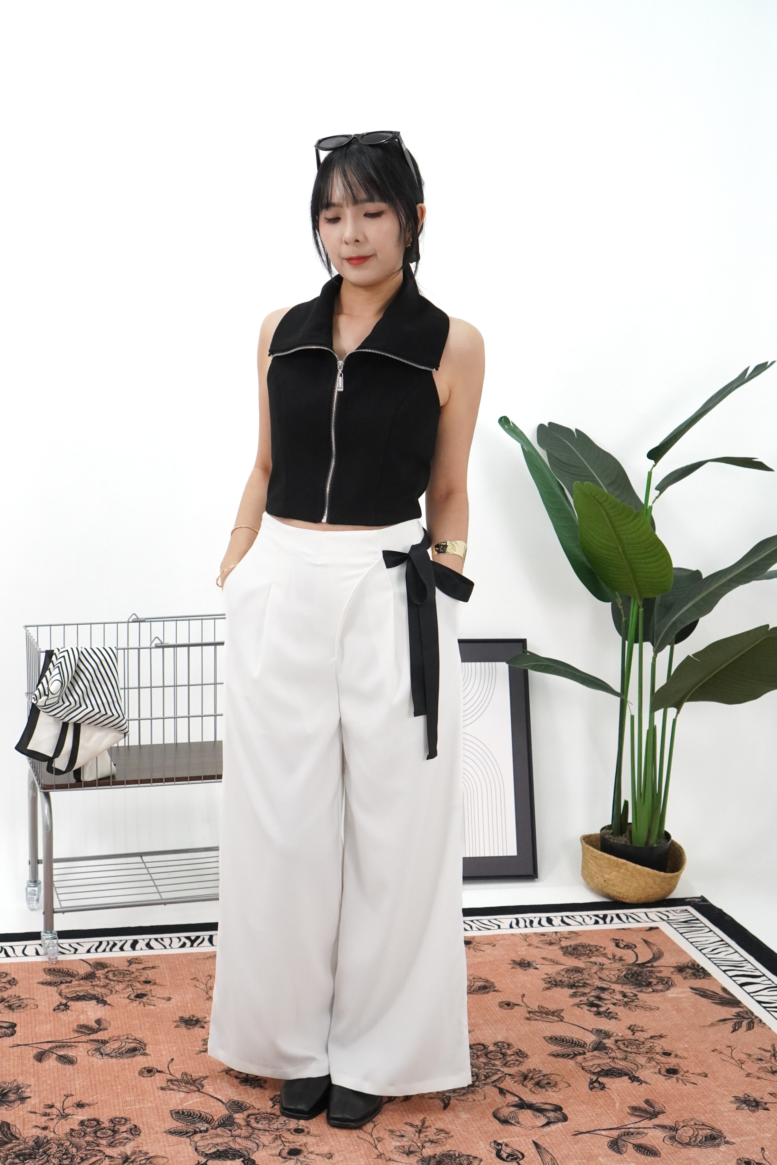 侧边绑带米白长裤 Side Tie Trousers