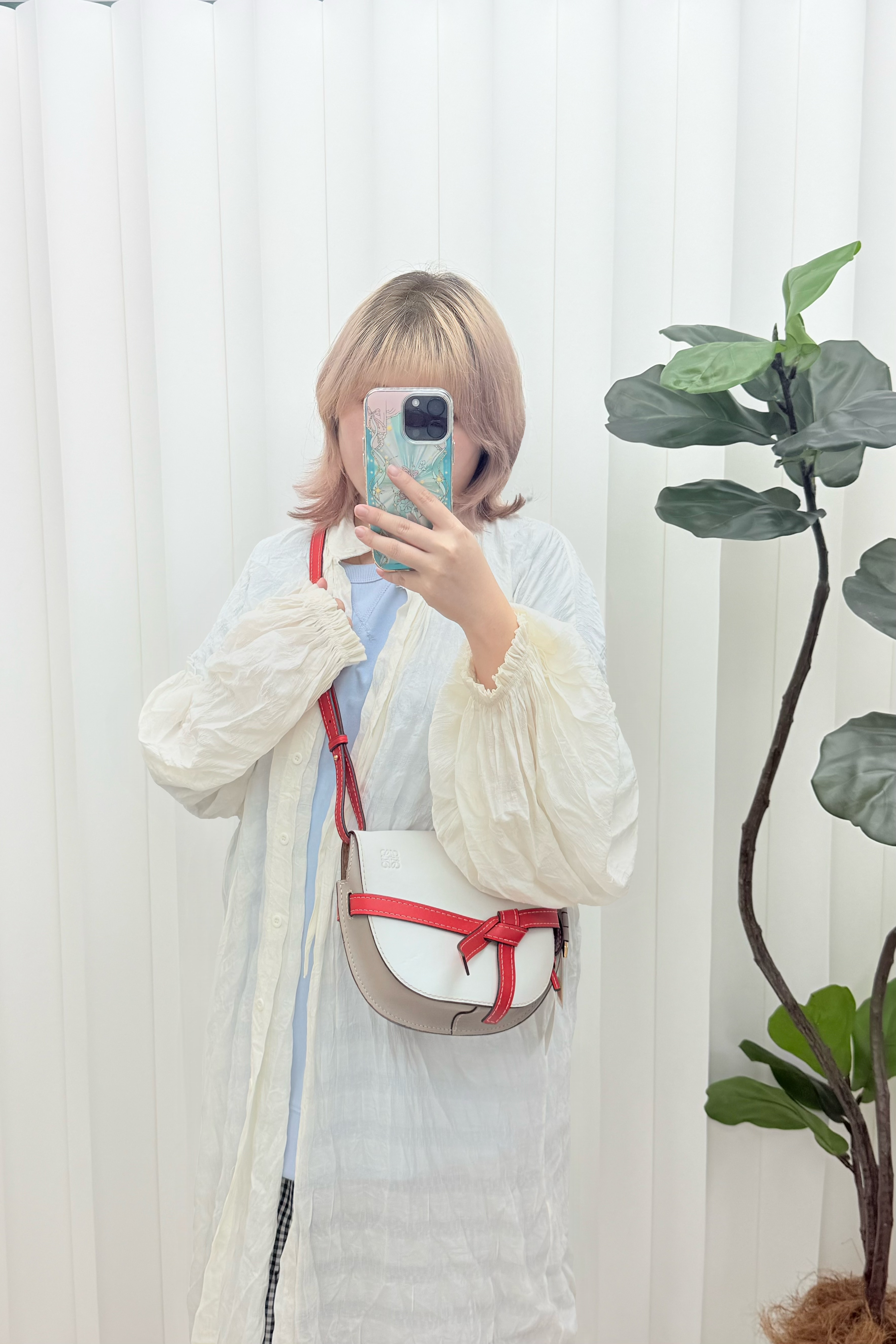LOEWE 🤍PRE OWNED 白色拼紅色金扣 Gate Small Size 單肩斜肩包❤️