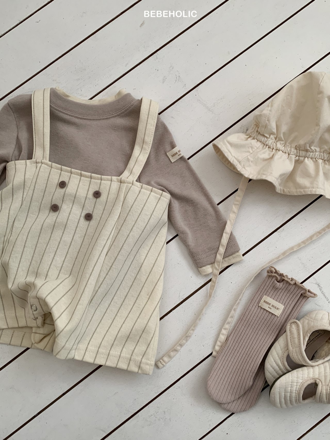 🌸預訂 韓國直送🌸🇰🇷BEBEHOLIC三色縫線條紋吊帶連身褲