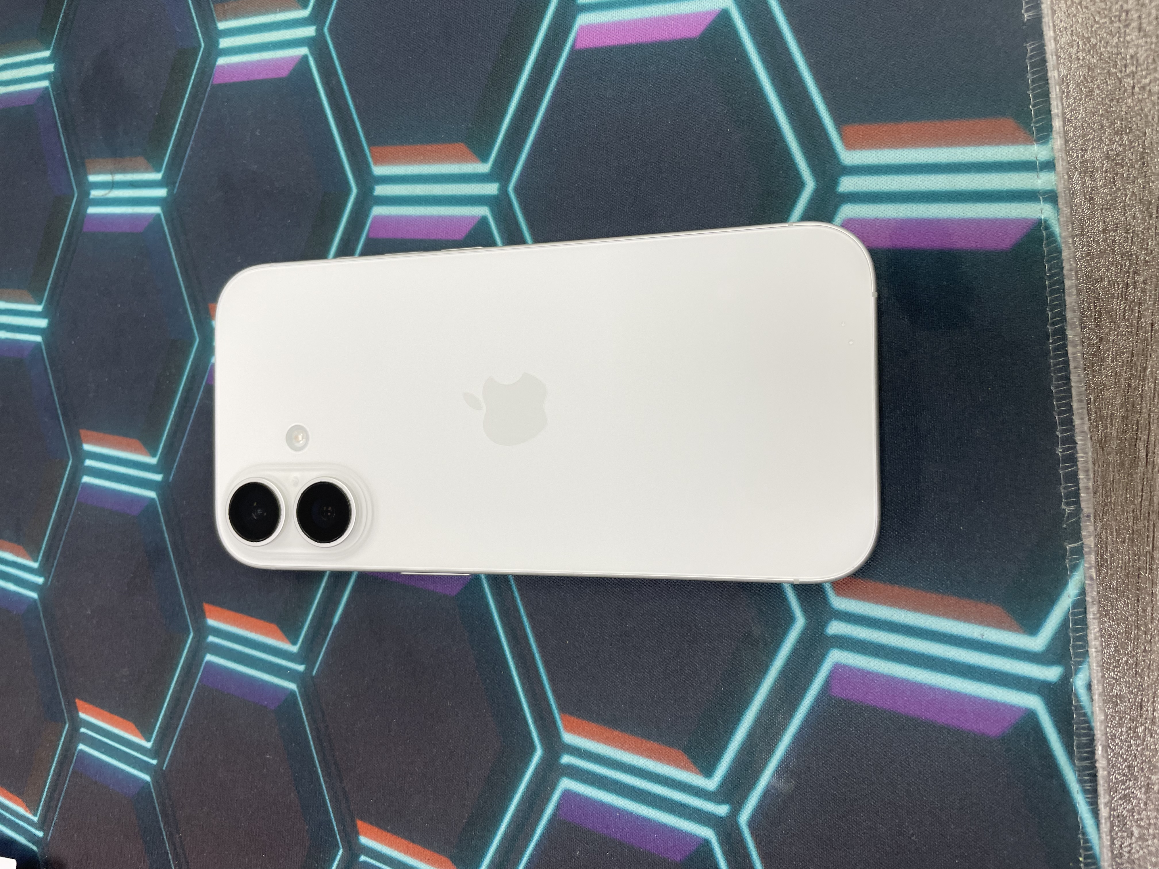 *8011 17 勁靚機 256GB 電91 白色 white