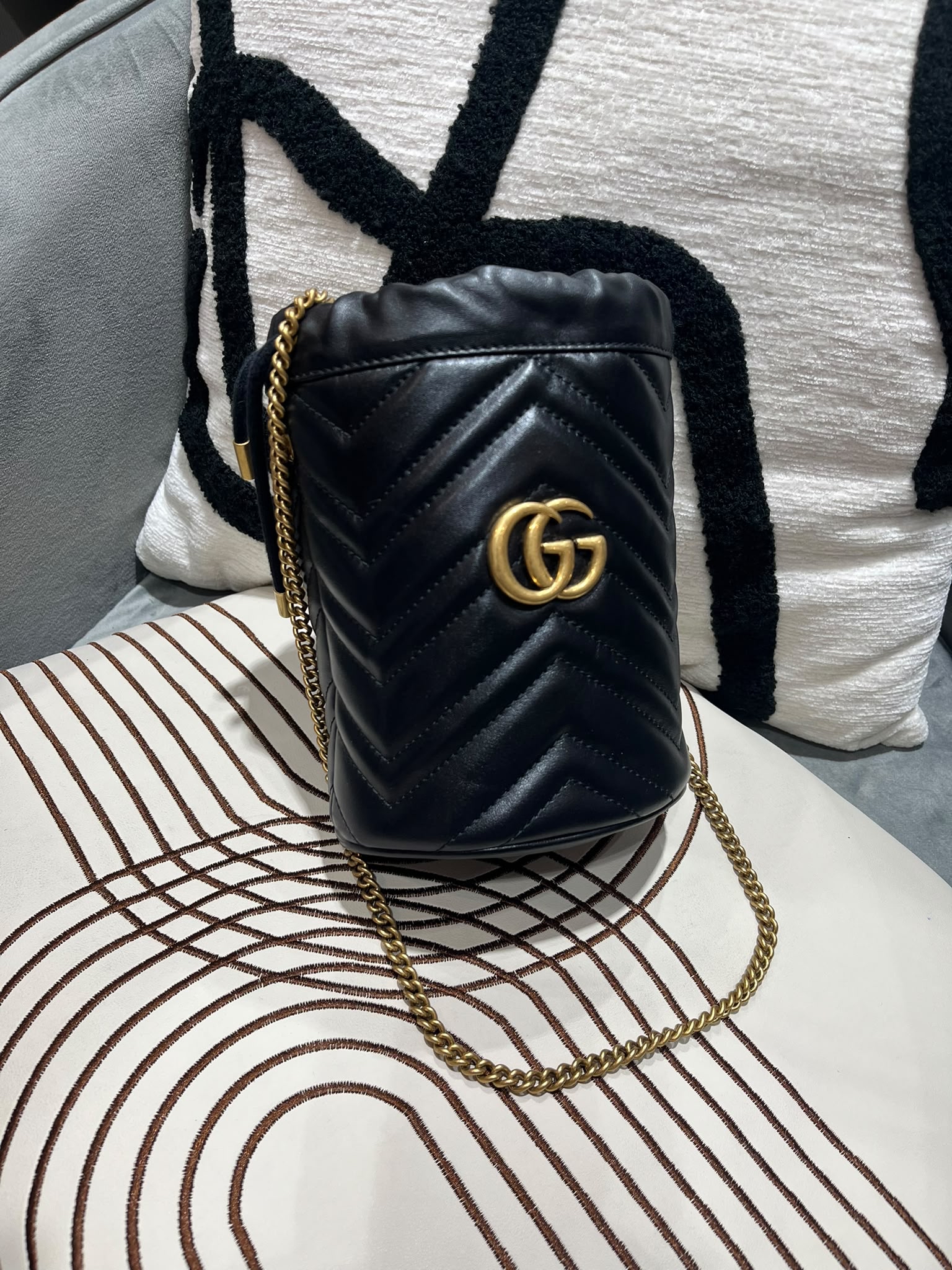 全新 GUCCI GG Marmont mini matelassé leather bucket bag 黑色牛皮水桶斜孭袋 100%Authentic, 全新未使用品 ✅dust bag✅box