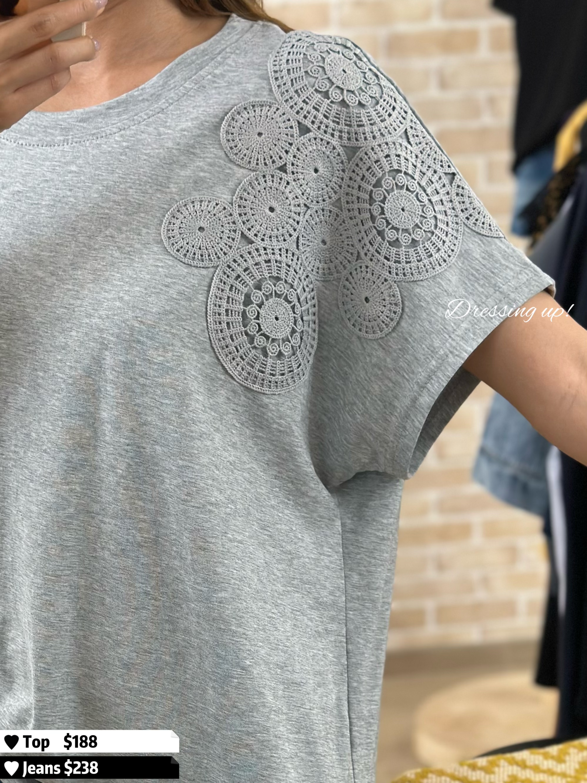  簡約又低綢｜網花扭結上衣