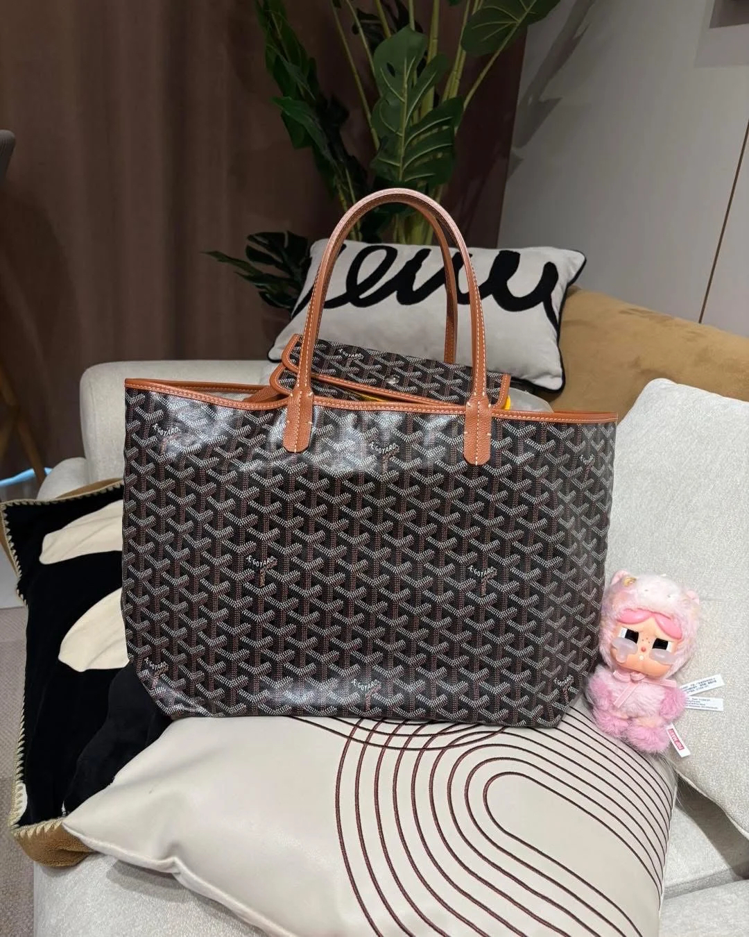 Goyard saint louis pm tote bag tan 100%Authentic,98%new ✅pouch ✅dust bag  