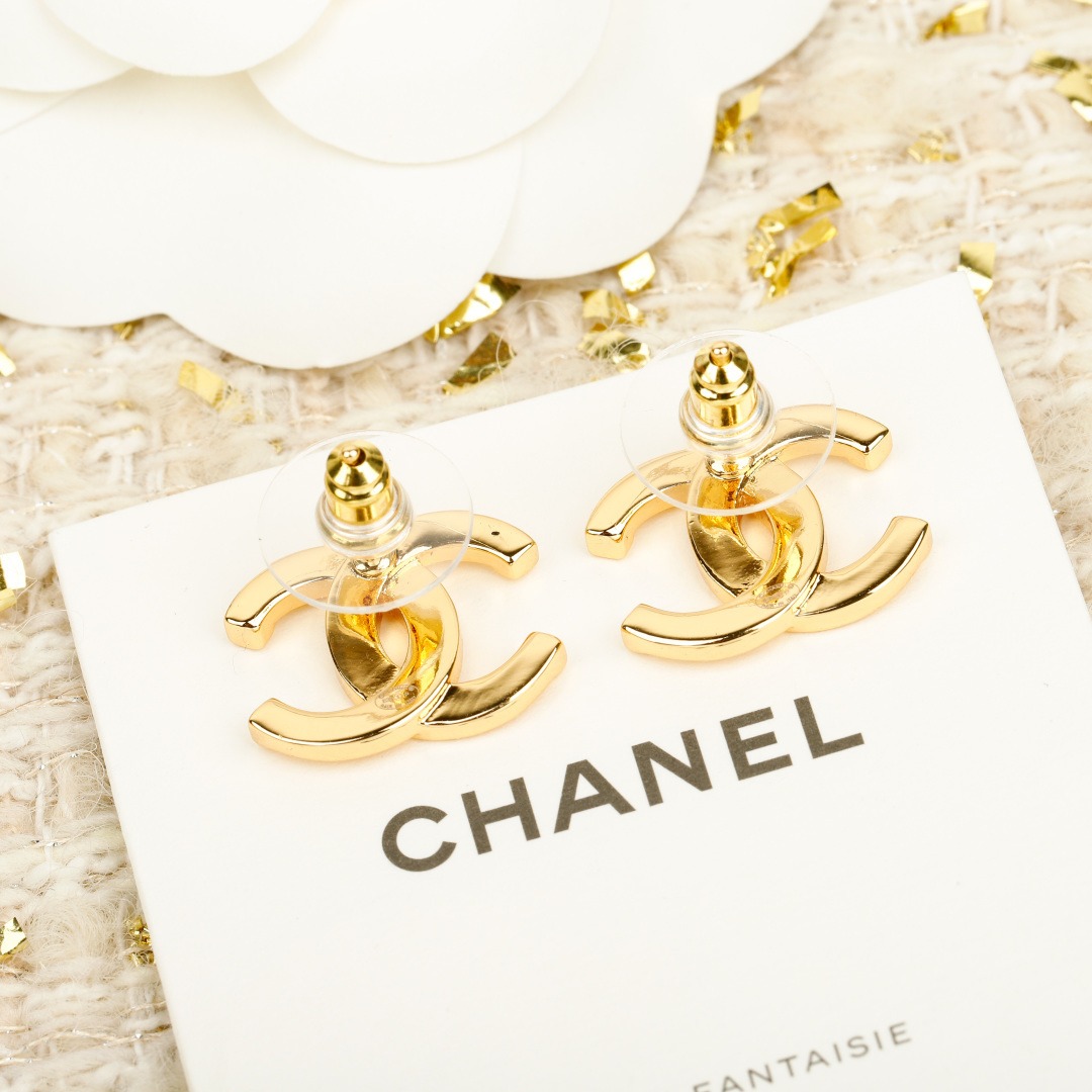 【原單】CHANEL 金色小號CC鉚釘耳環 - 禮盒裝