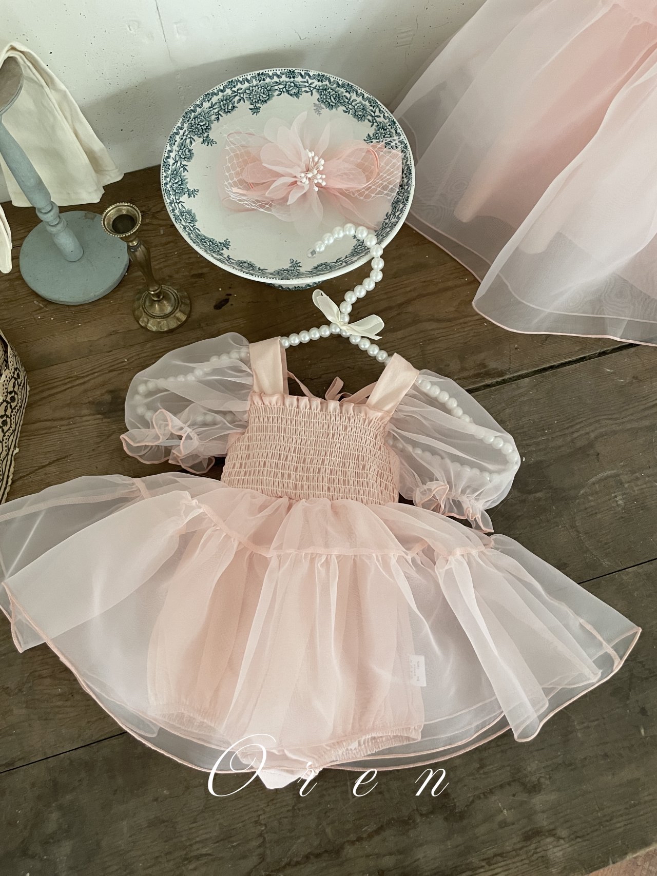 ☀️預訂 韓國直送☀️🇰🇷Oren兩色歐根紗泡泡袖包屁裙/連身裙