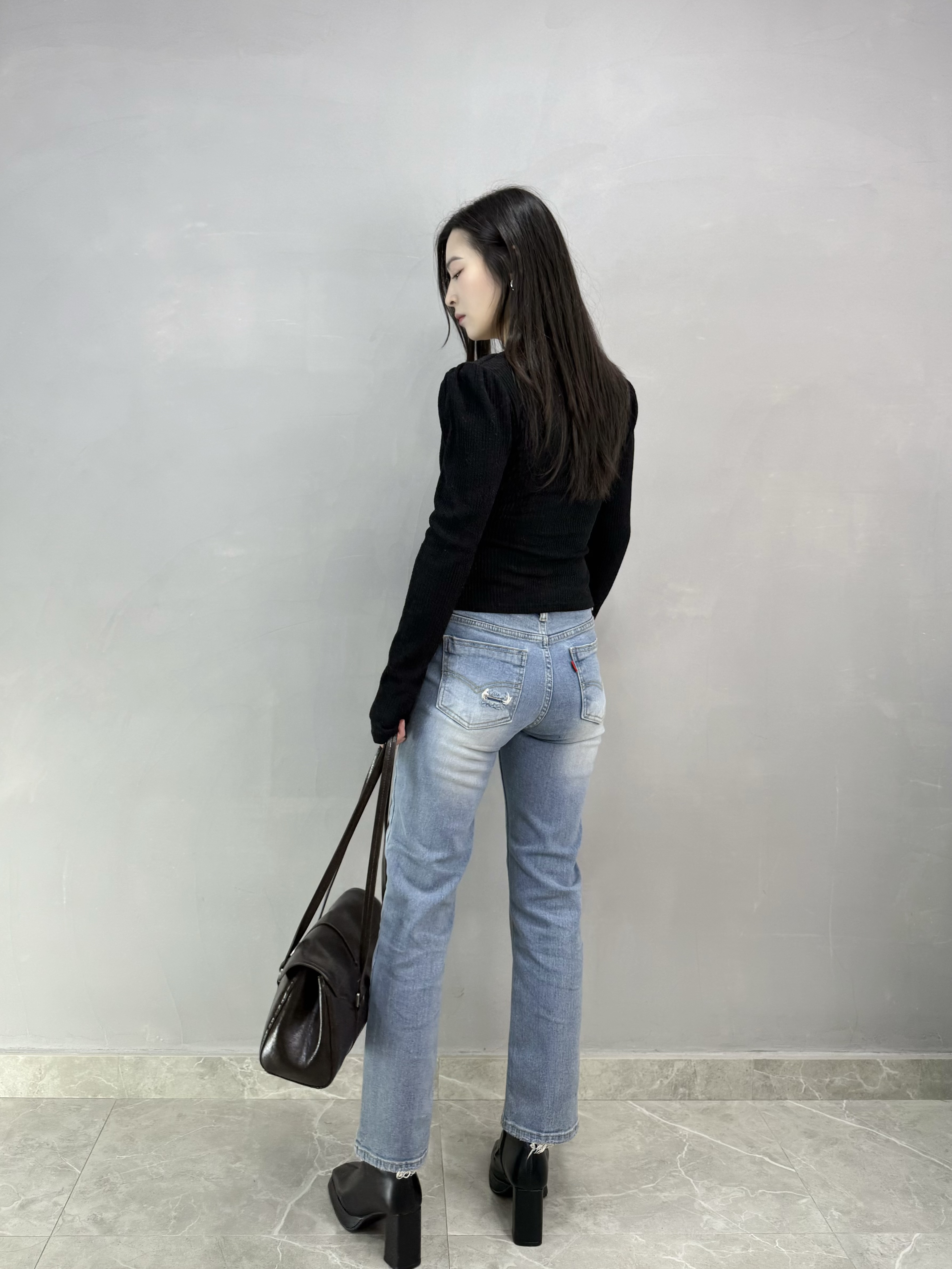 D77 暗紋V領假兩件Top