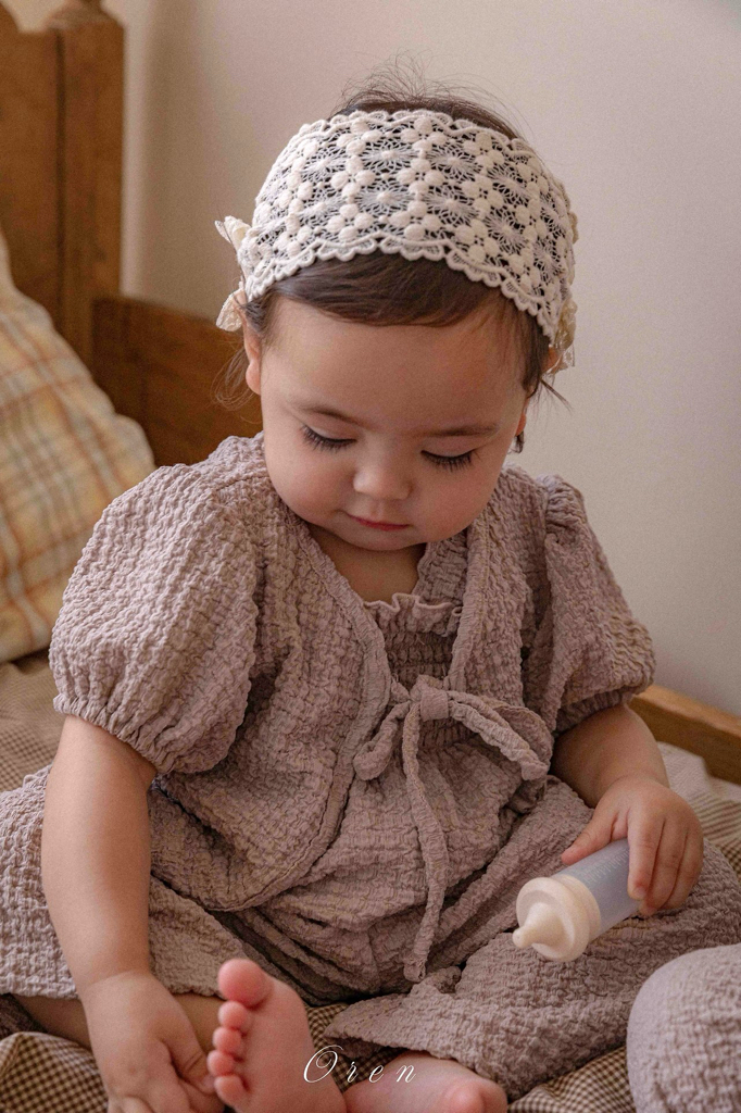 ☀️預訂 韓國直送☀️🇰🇷Oren Vienna兩色荷葉邊吊帶背心外套長褲三件套裝