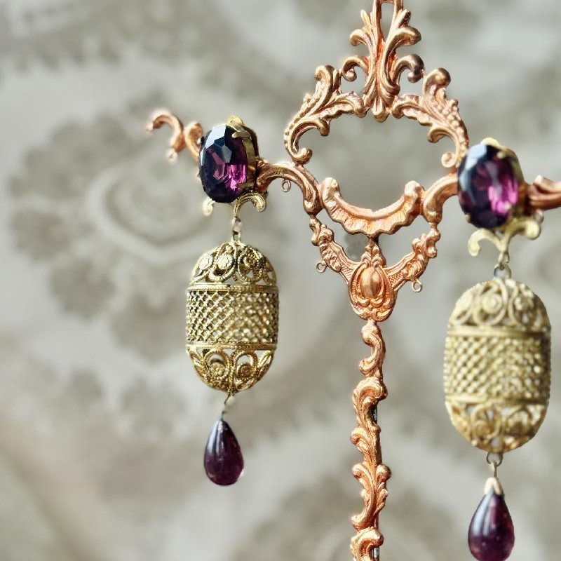 C.a. 1950s Czechoslovakian Baroque Style Gilded Lattice Clip Earrings with Amethyst Glass Teardrops(MT2421)