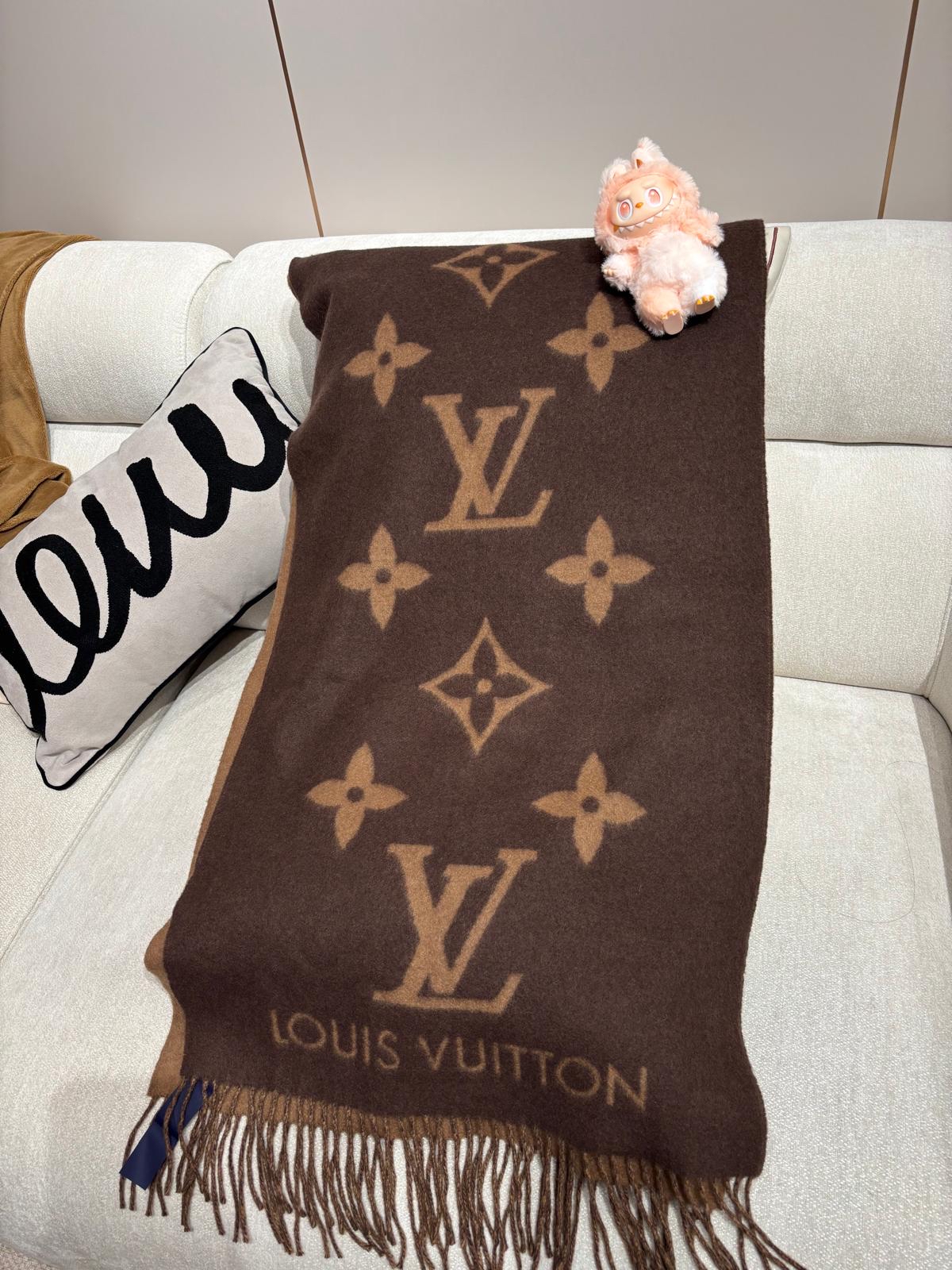 LV Reykjavik Scarf M78125 100%Authentic, Unused ✅Box