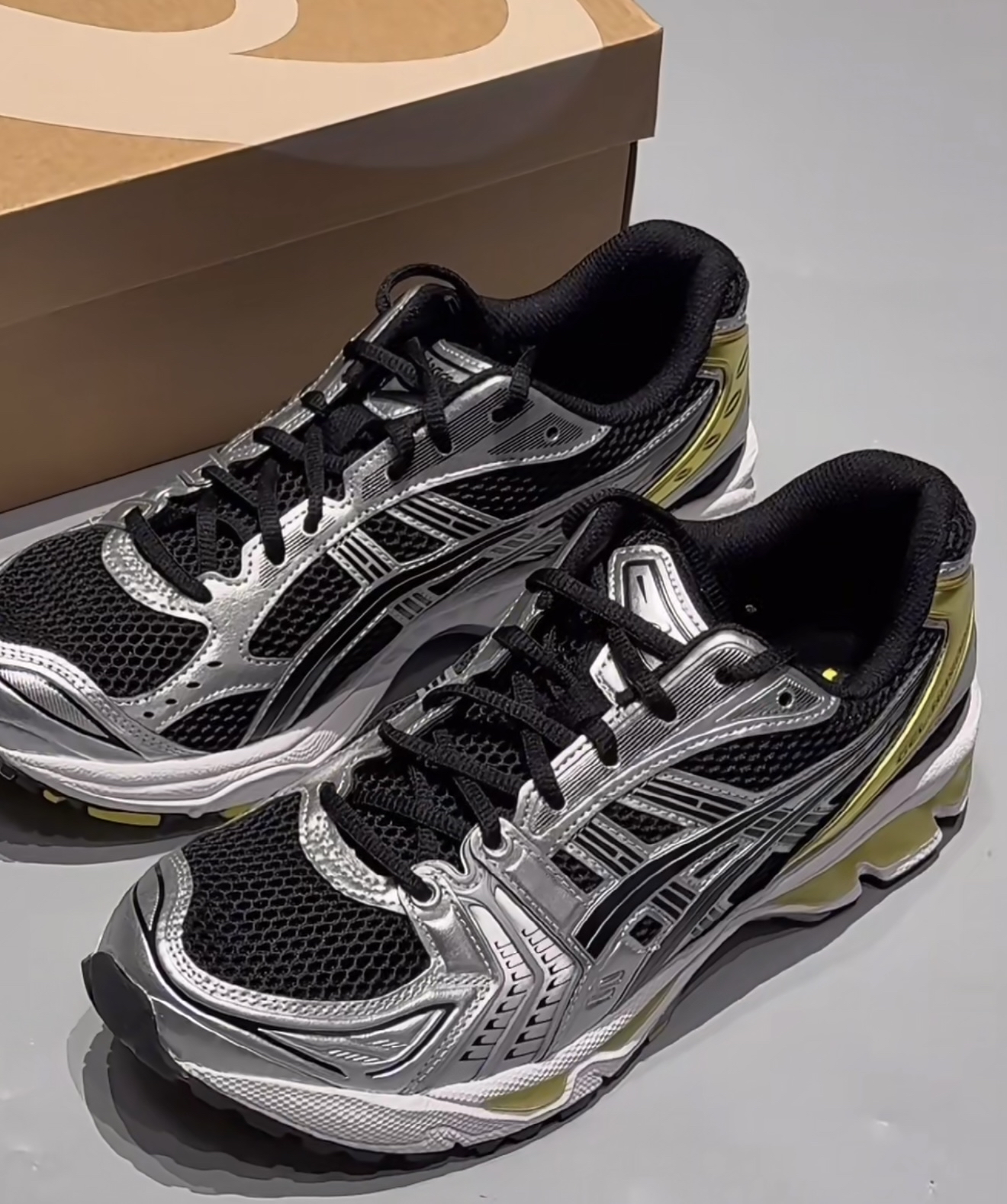 1203A537-001 Asics Gel-Kayano 14 Black Lemon Spark 1203A537-001